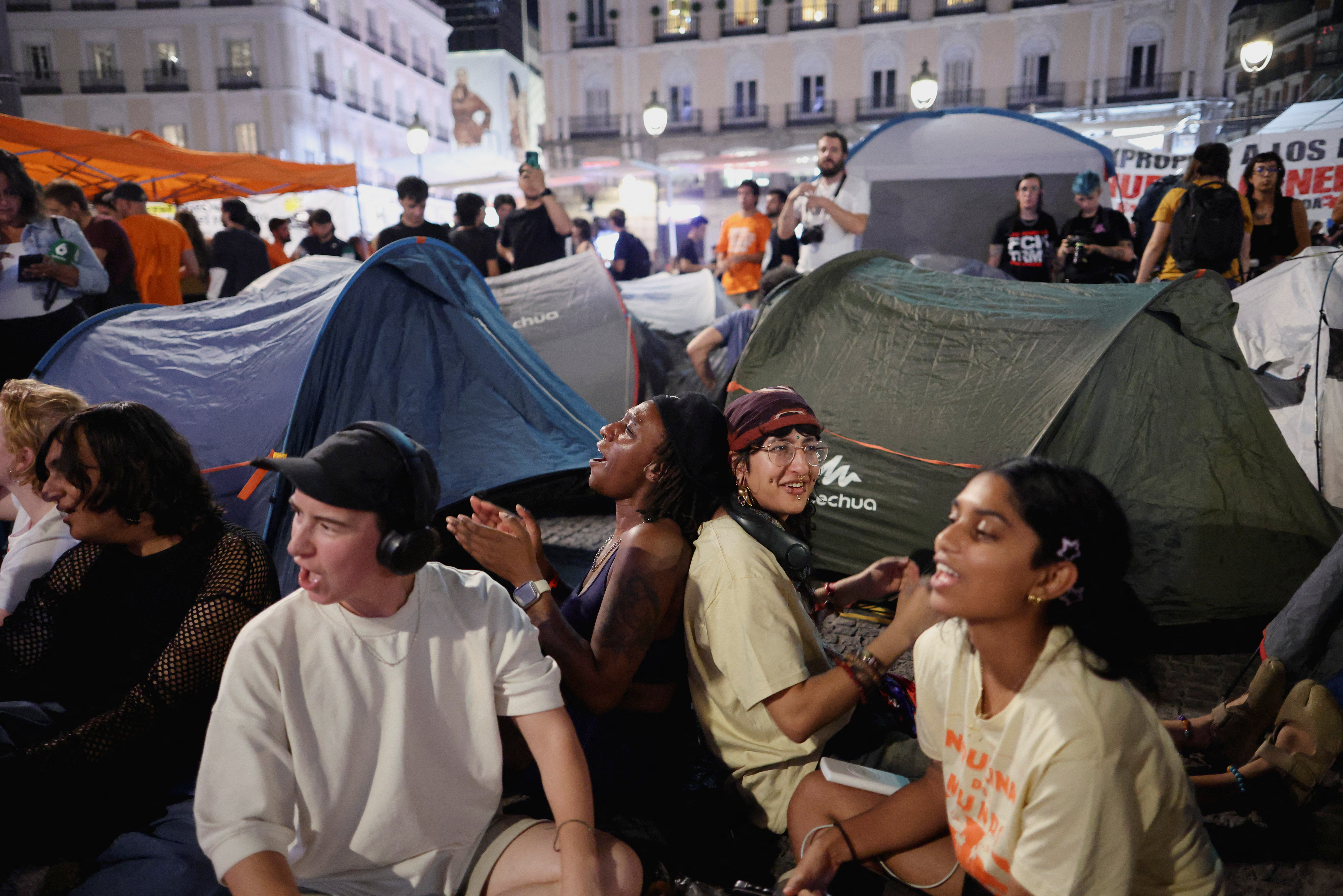 Alrededor de 150 tiendas de campaña instaladas en Sol