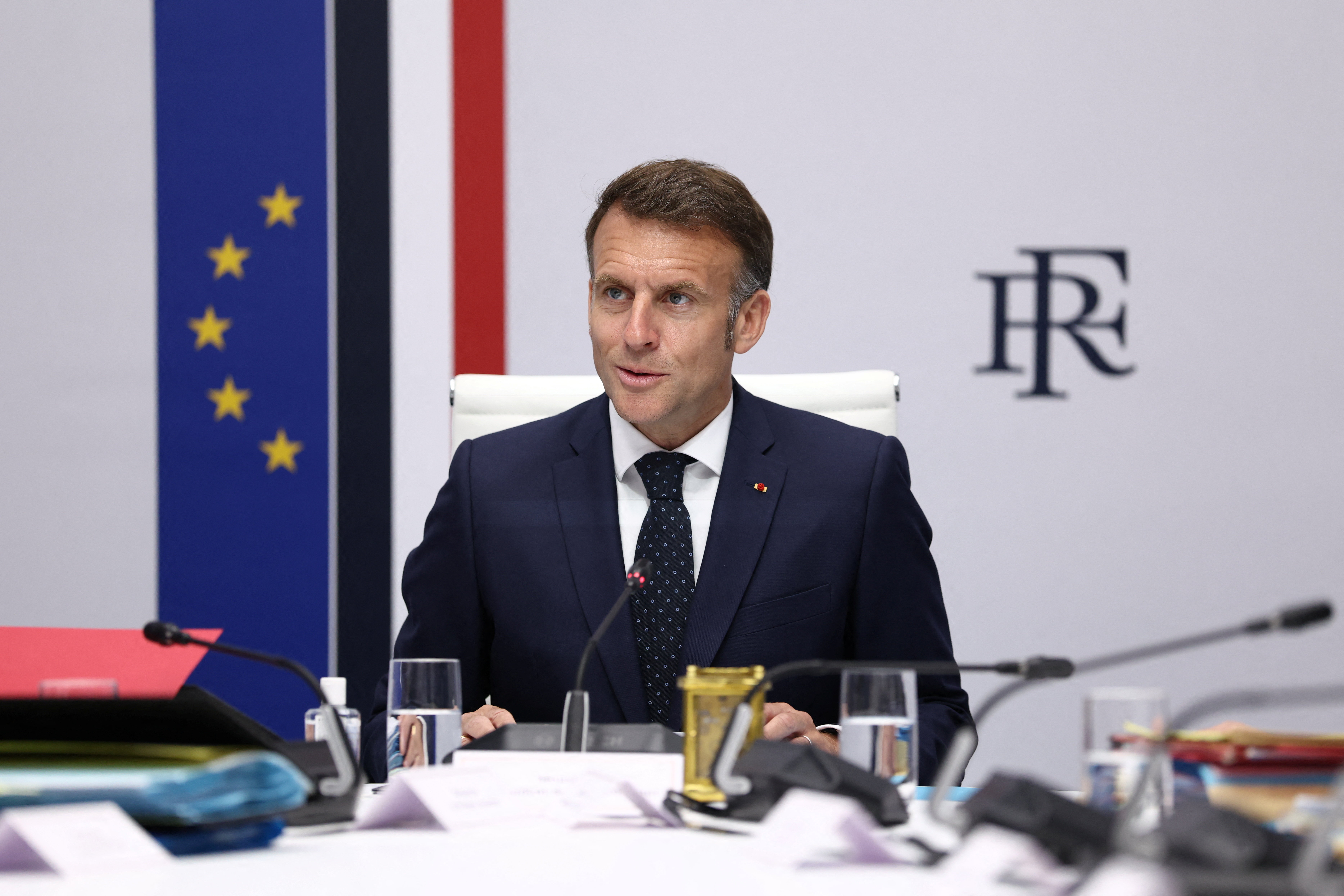 El presidente francés, Emmanuel Macron, en una reunión de defensa en el Palacio del Eliseo este miércoles 8 de abril