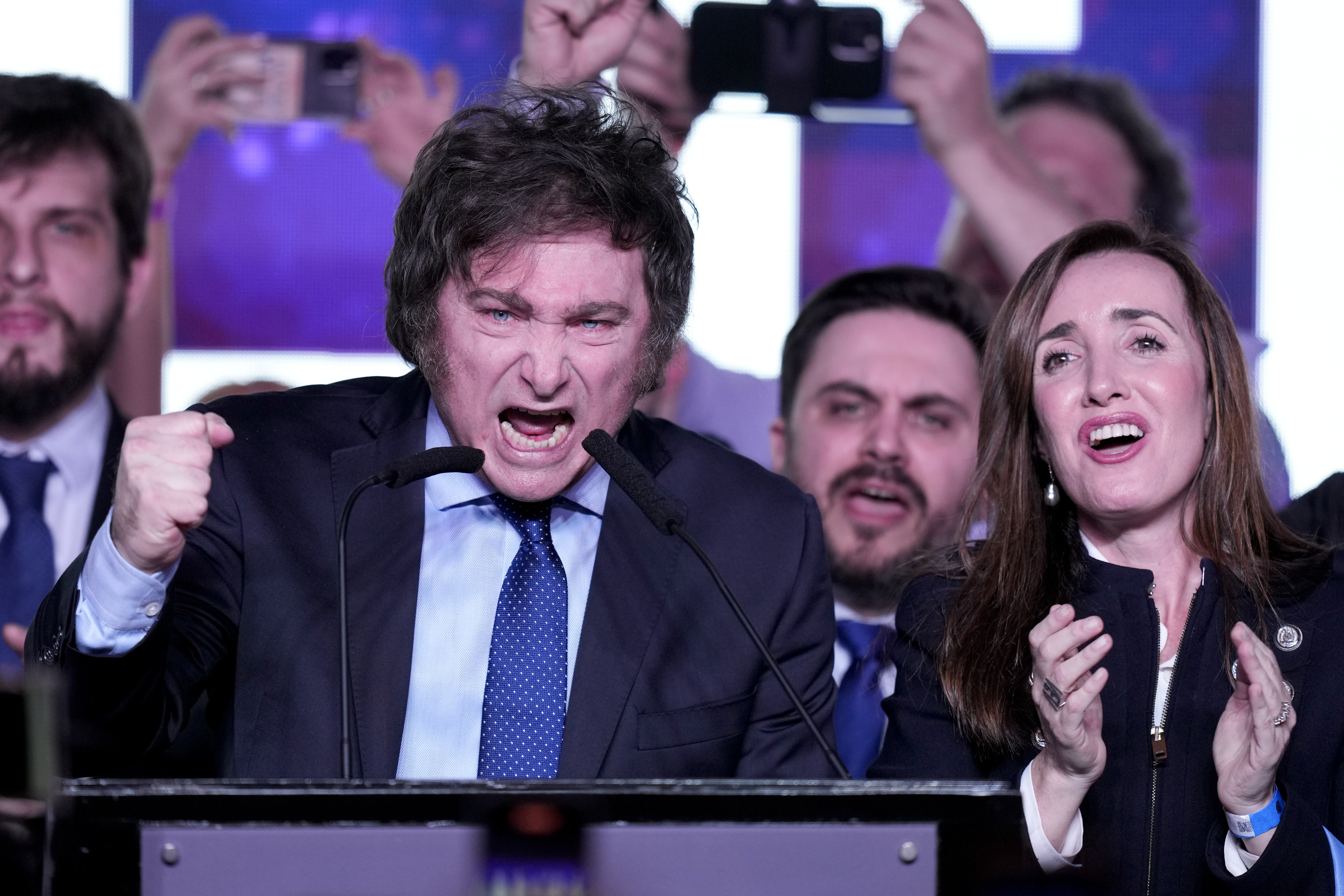 El ultra Javier Milei capitaliza el voto protesta y es el más votado en las elecciones primarias en Argentina