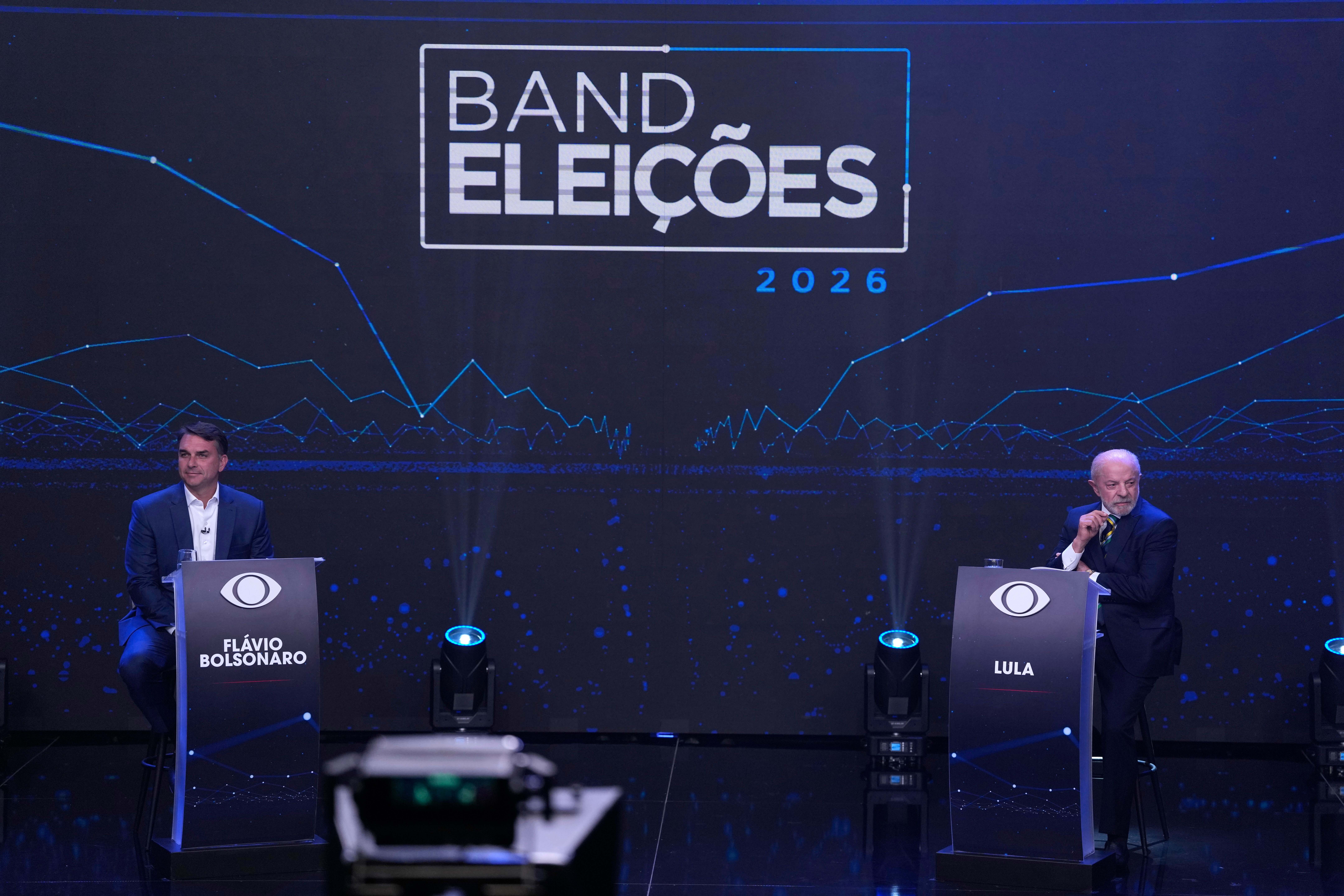 Bolsonaro se lanza contra Lula en un primer debate muy bronco | EL PAÍS América