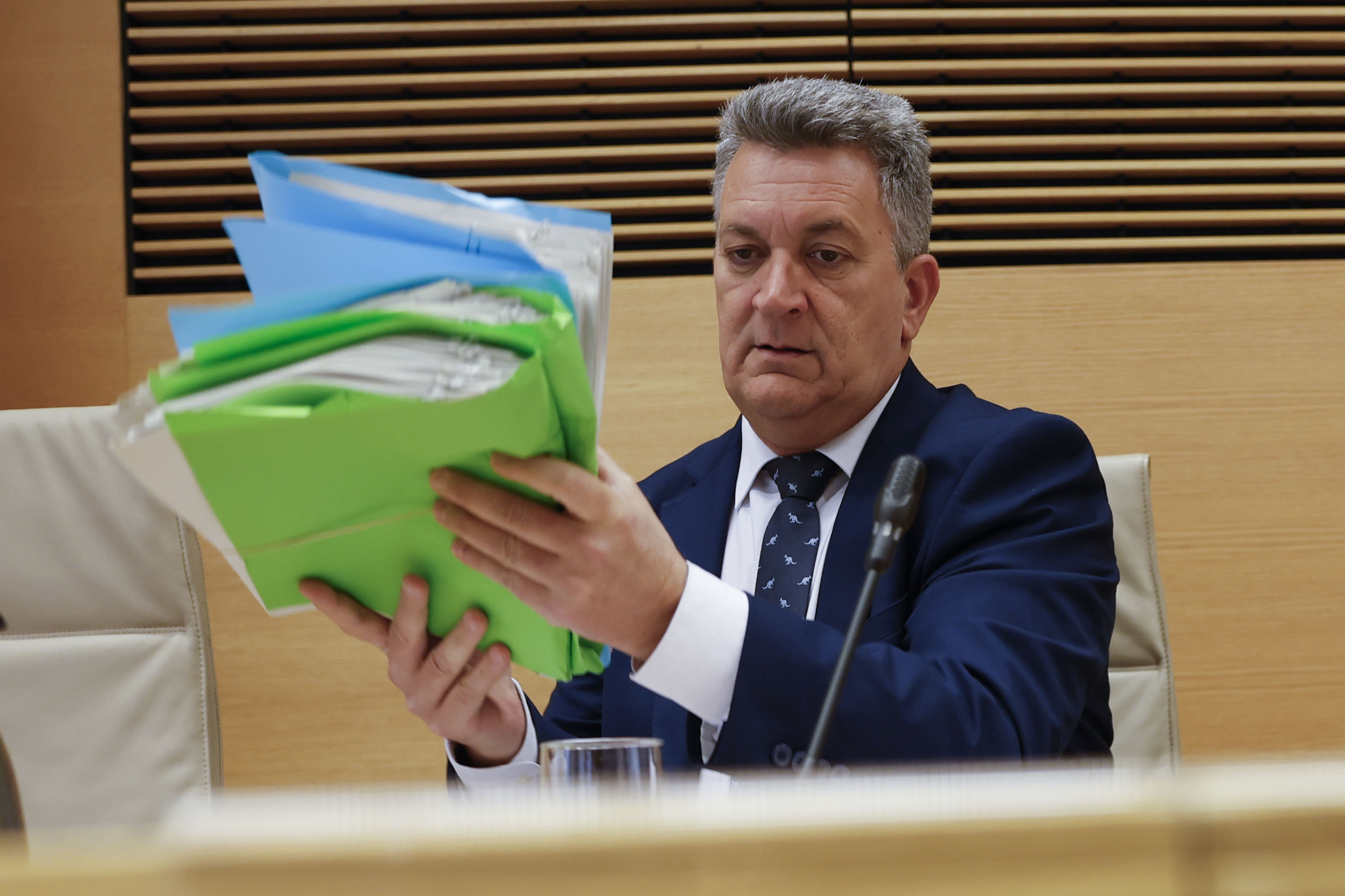 MADRID, 23/02/2026.- El vicepresidente tercero y conseller de Medio Ambiente, Infraestructuras, Territorio y de la Recuperación, Vicente Martínez Mus, comparece en la Comisión del Congreso de los Diputados sobre la dana de octubre de 2024, este lunes. EFE/ Javier Lizon
