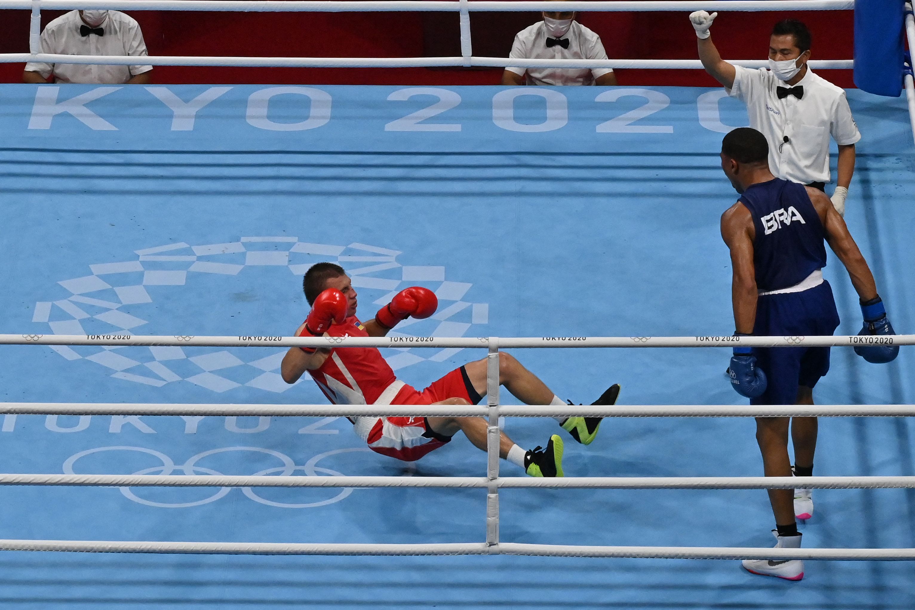 Hebert Conceição derrota russo e chega na final olímpica do boxe