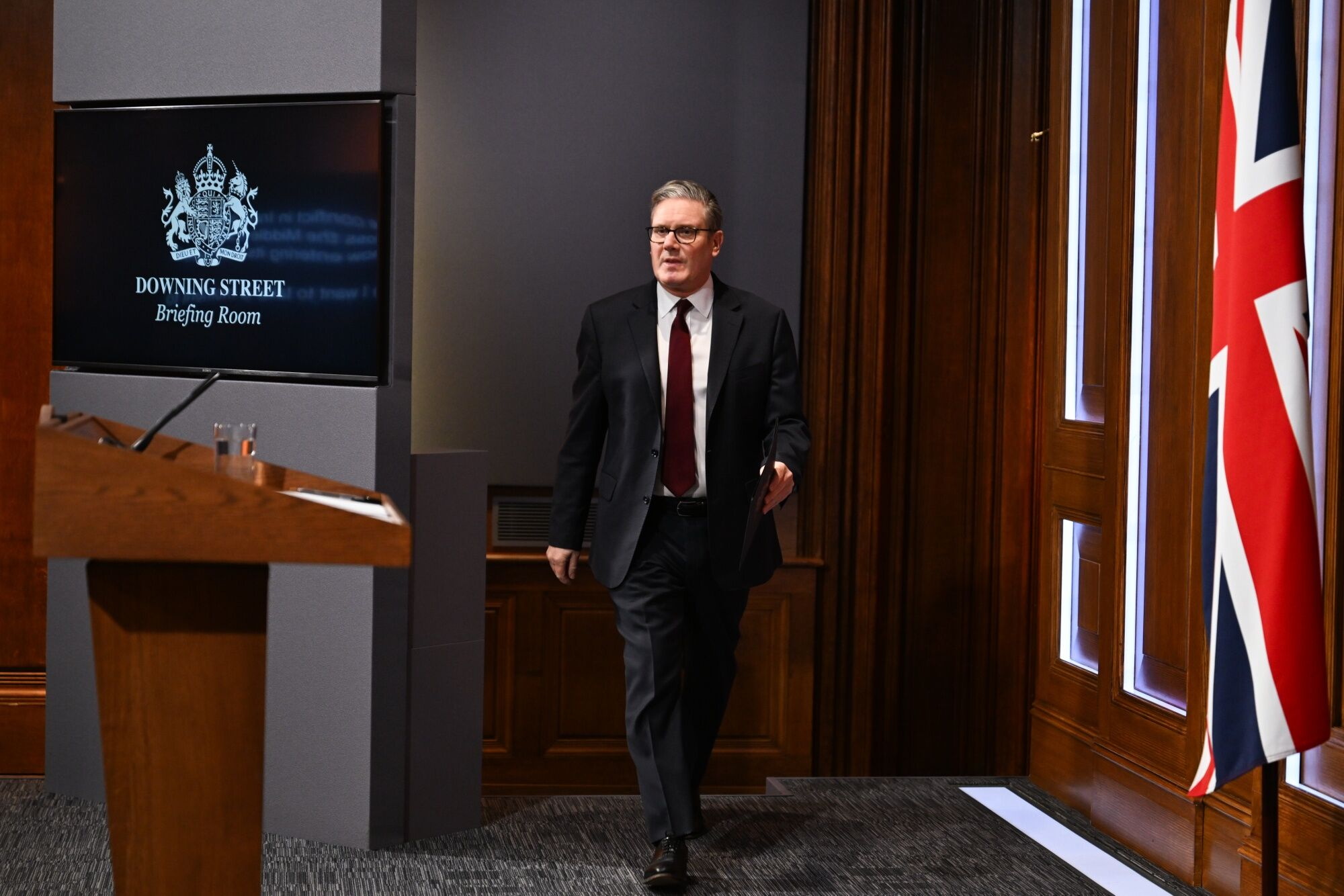 El primer ministro británico, Keir Starmer, en una rueda de prensa en Londres, este lunes 16 de marzo.