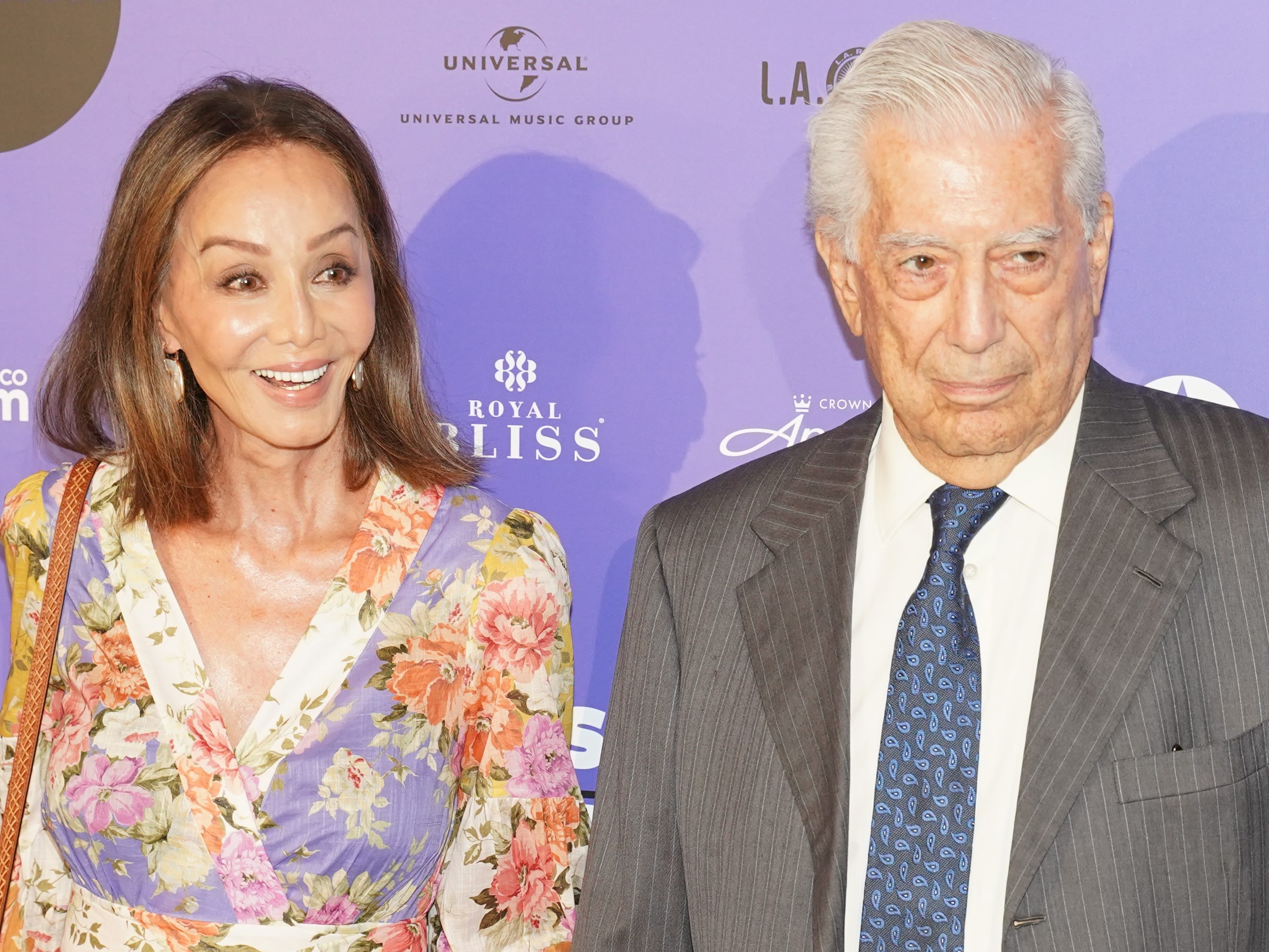 El entorno de Mario Vargas Llosa explica la ruptura con Isabel Preysler:  “Eran incompatibles. A él le interesa la cultura y a ella el espectáculo” |  Gente | EL PAÍS