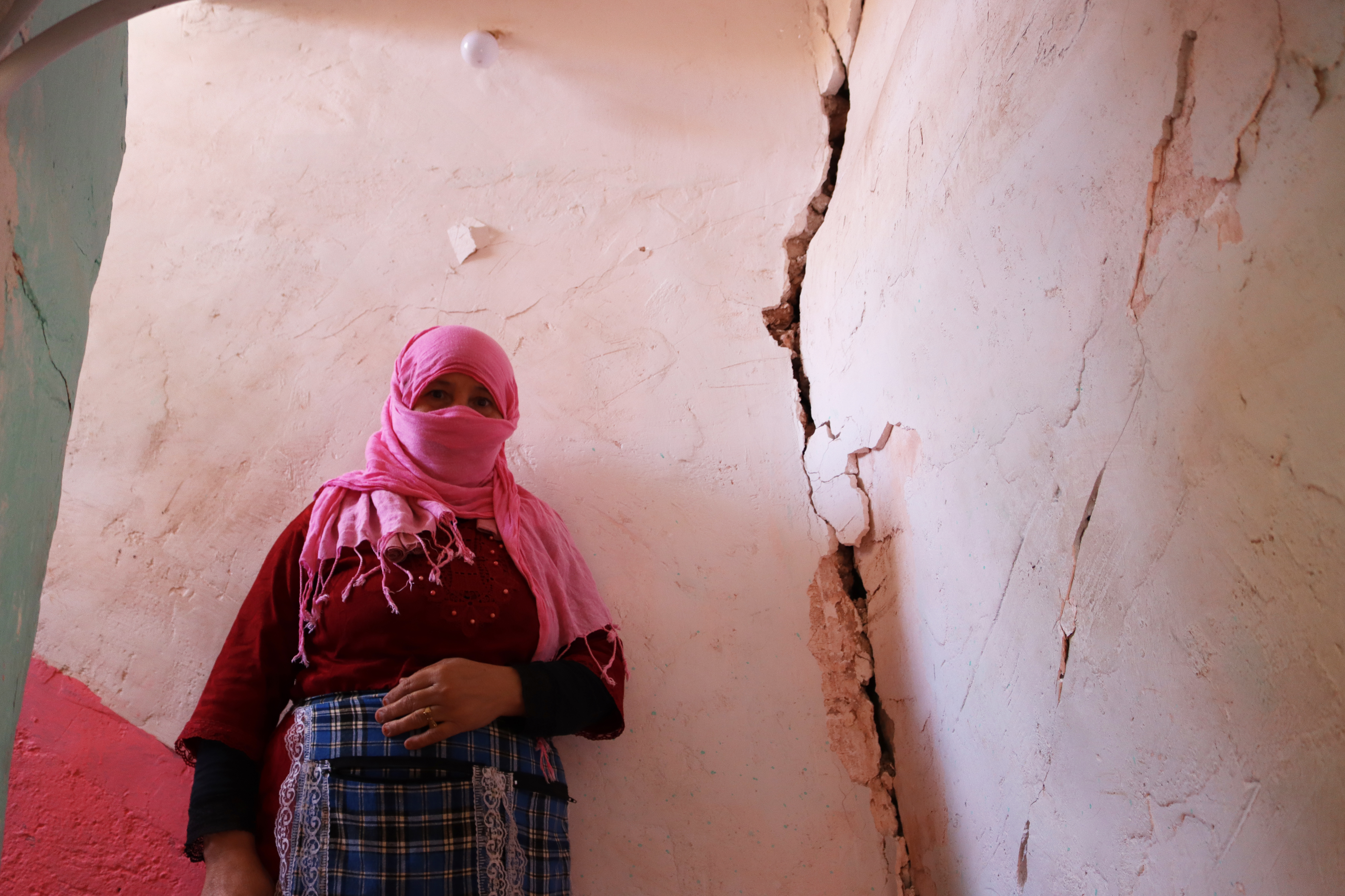 En las aldeas más afectadas por el terremoto: “Aquí sigue habiendo gente sepultada y nadie viene a rescatarla”