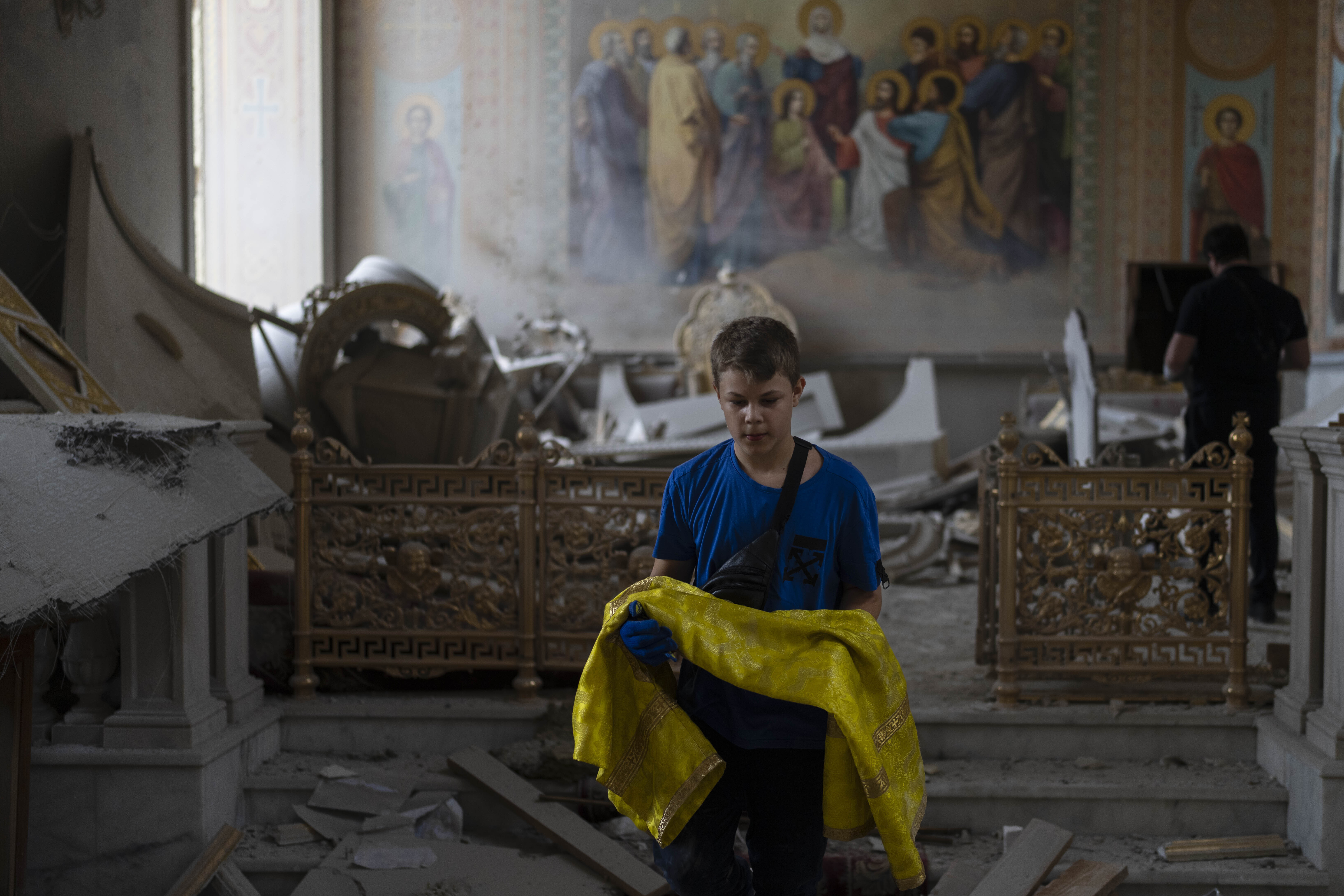Ucrania califica de crimen de guerra el nuevo bombardeo ruso sobre el centro de Odesa 