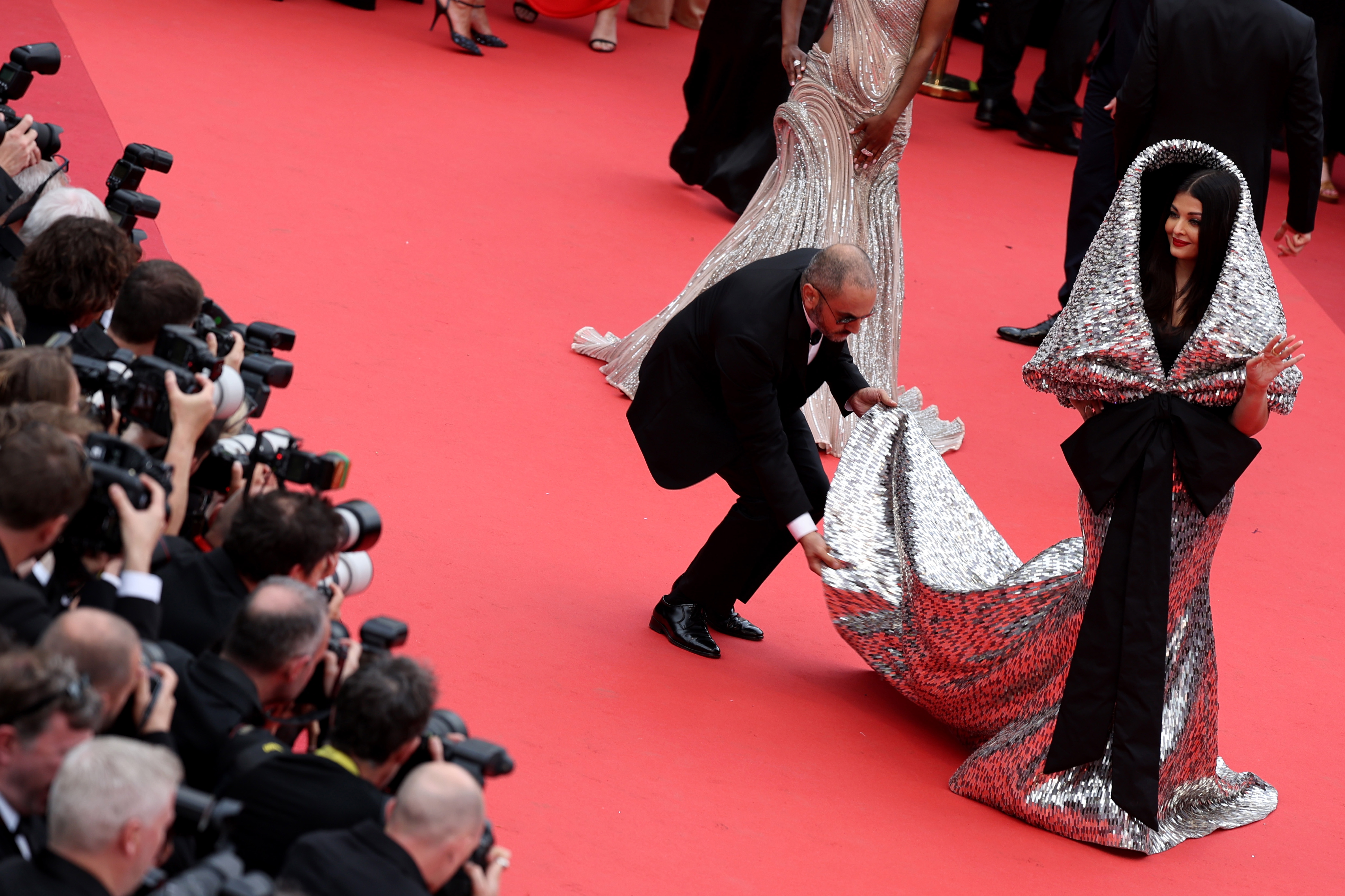 Julia Fox's striking looks at Cannes: From a glass breastplate to a  transparent plastic dress, Fotos, Culture