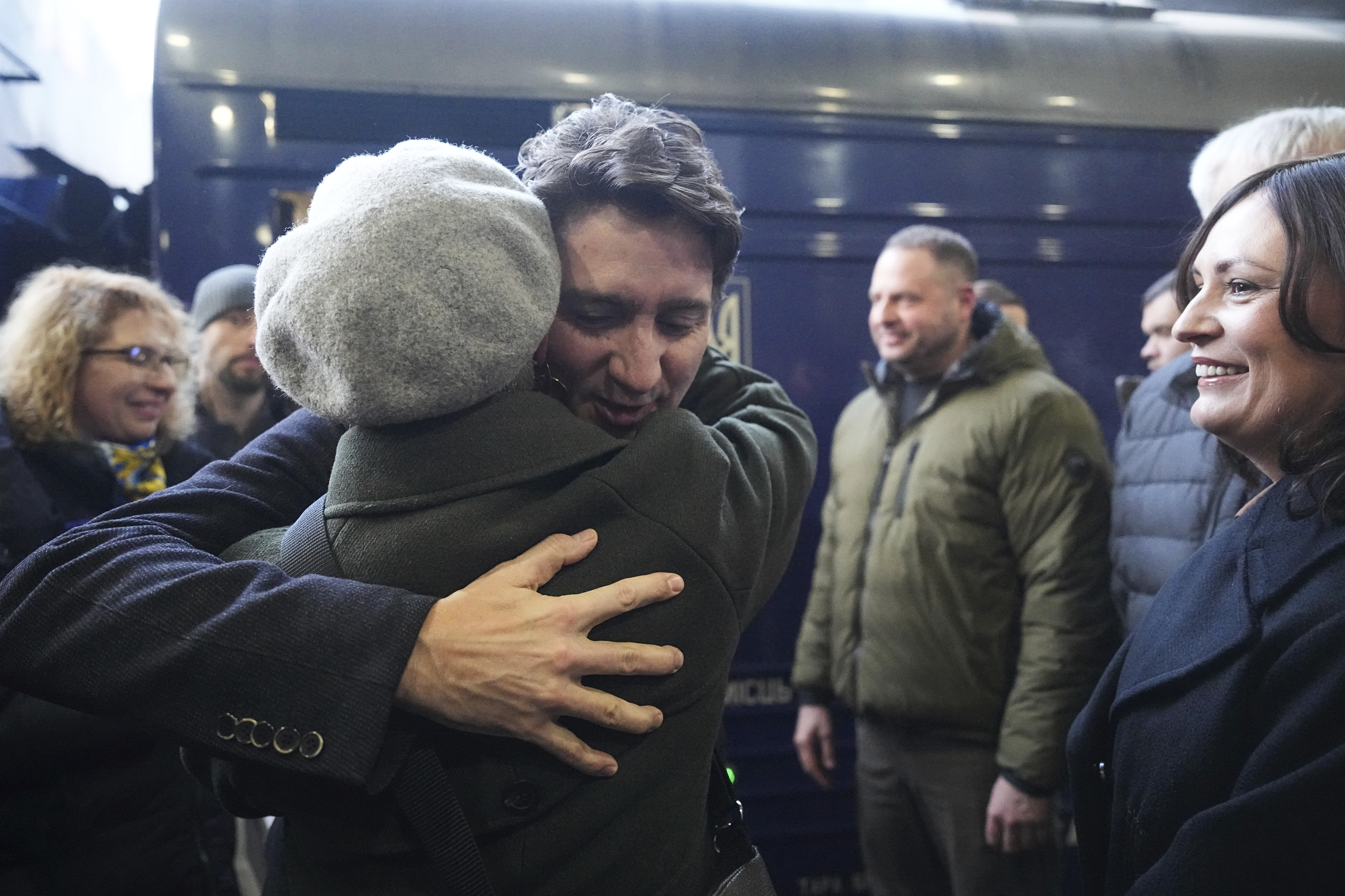 La cumbre en Kiev por el tercer aniversario de la invasión de Ucrania, en imágenes