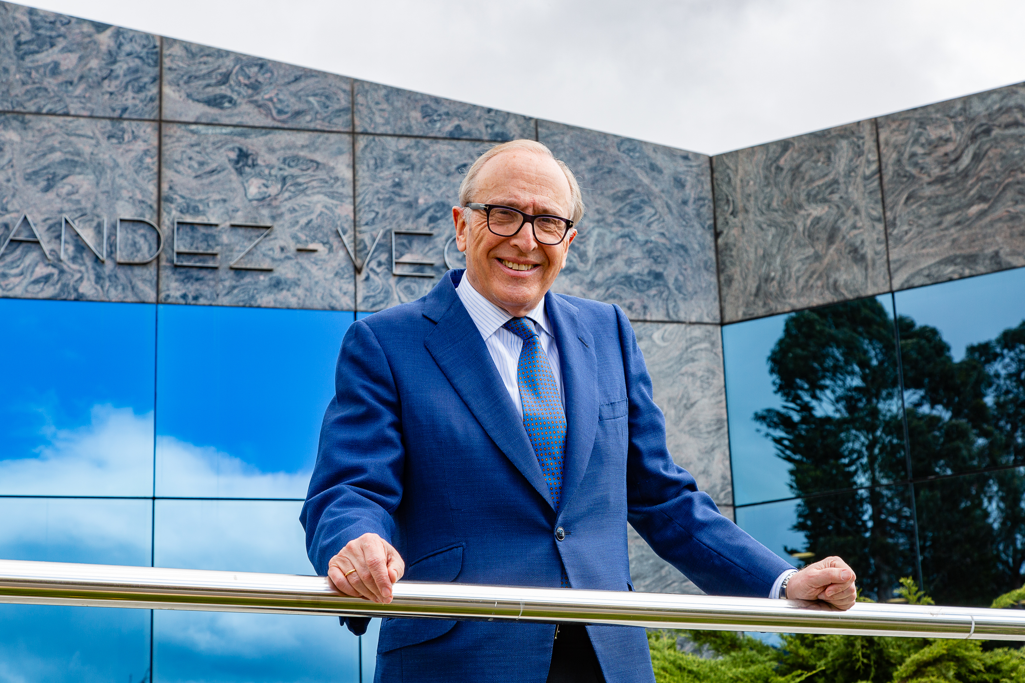 El presidente del Instituto Oftalmológico Fernández-Vega, Pyme del año 2022, destaca la investigación y la innovación como los pilares de esta empresa familiar 