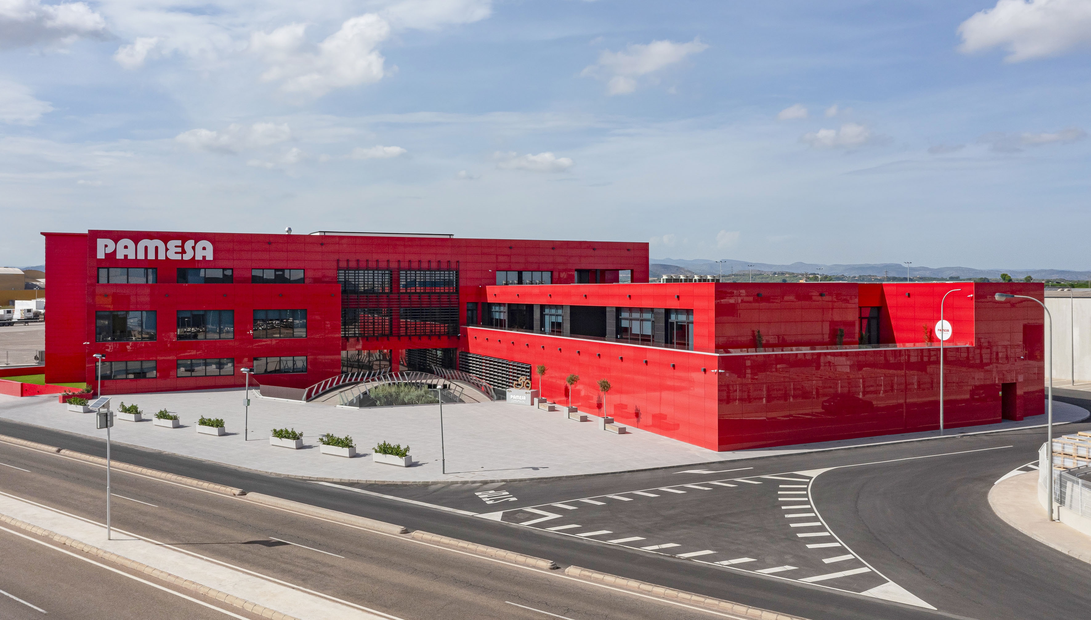 Grupo Pamesa factura un 38% más en 2022, pero reduce beneficios por la factura del gas