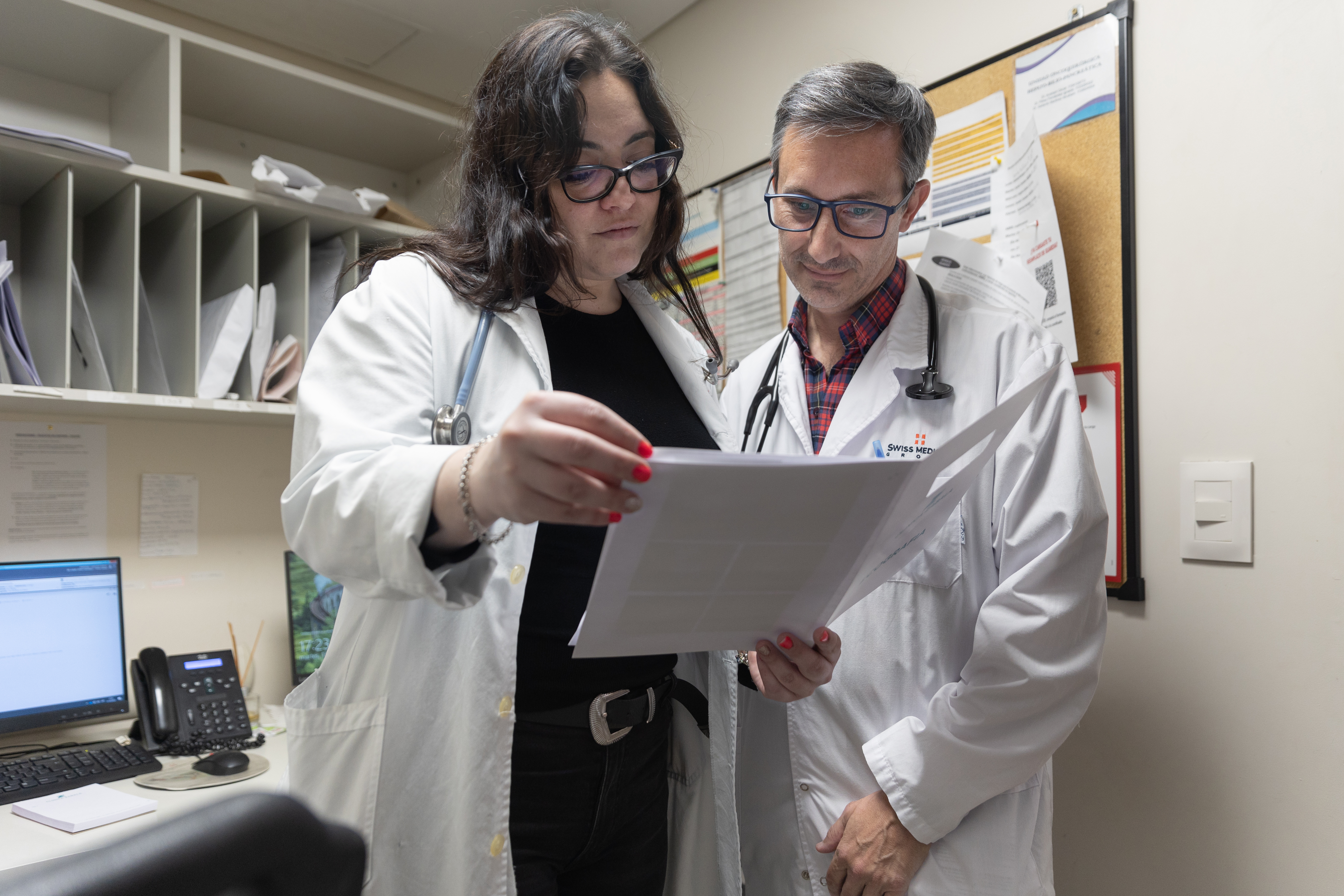 Música en la receta: un médico argentino les canta a sus pacientes para  sanar | América Futura | EL PAÍS América