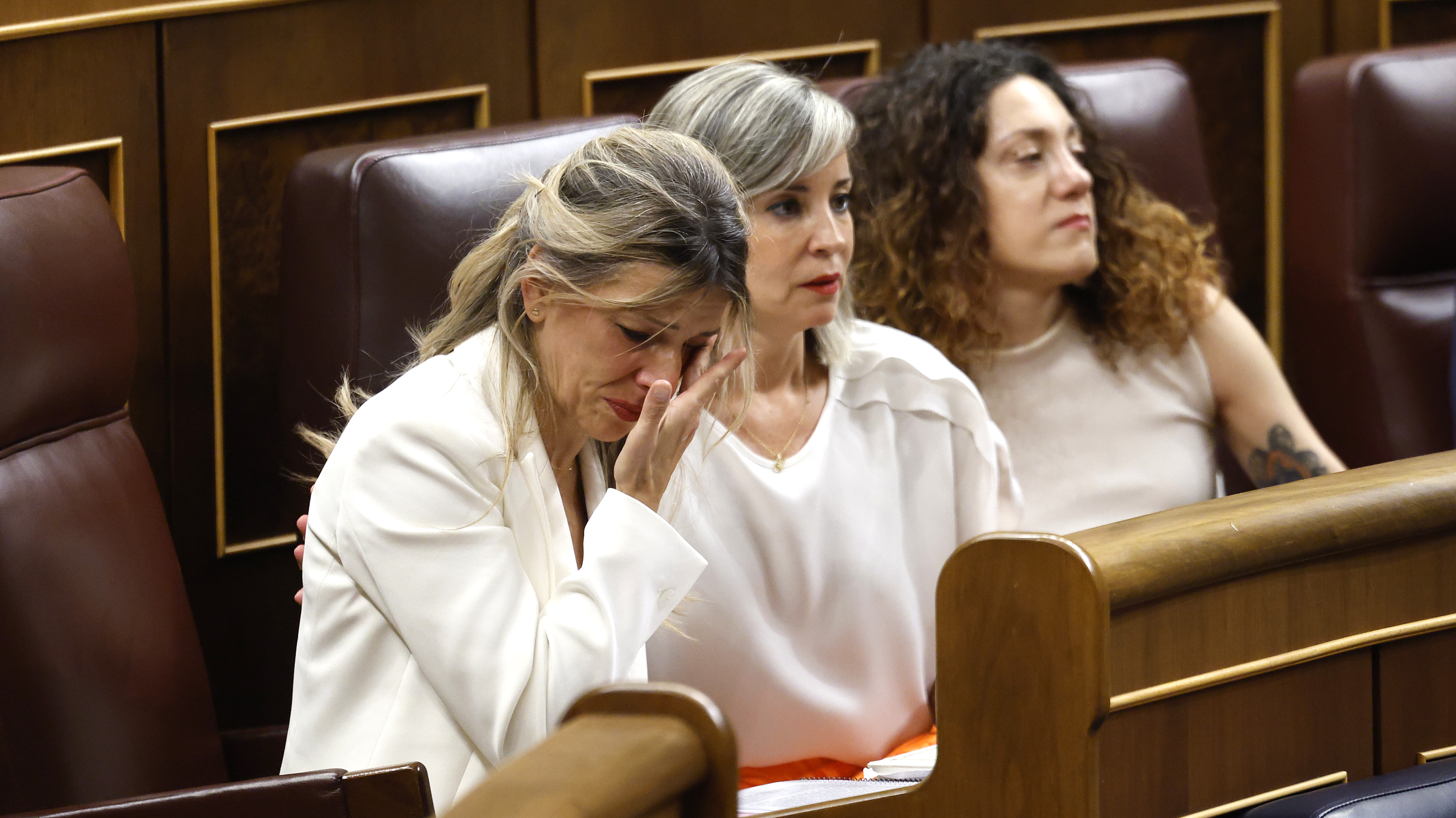 Dvd 1274 (09-07-25). El presidente del Gobierno, Pedro Sánchez, comparece en el Congreso para informar sobre los presuntos casos de corrupción que cercan al PSOE. Yolanda Díaz emocionada en el Congreso.