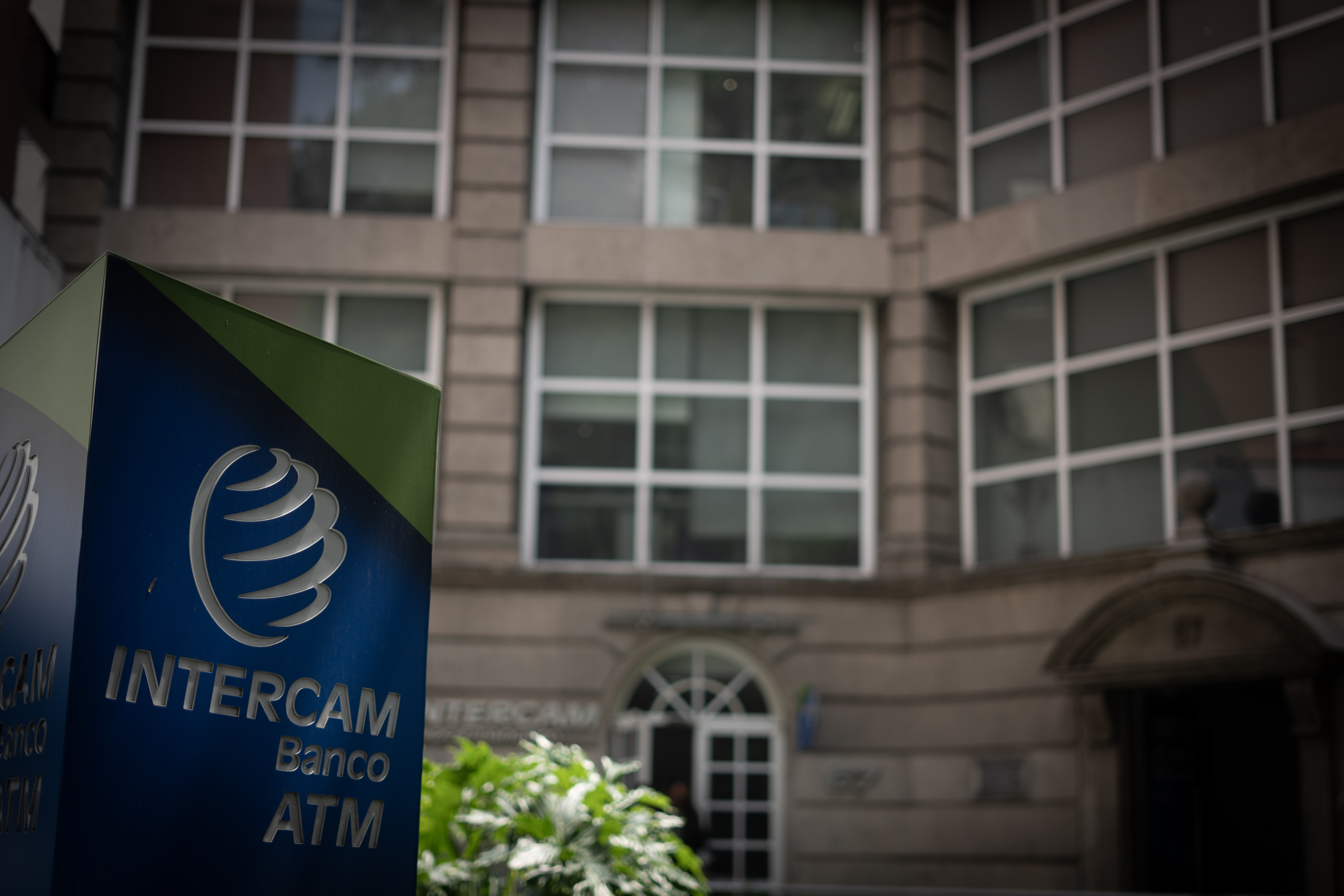 Sobornos, reuniones con narcos y transferencias millonarias: las claves de  las investigaciones de EE UU contra las financieras mexicanas | EL PAÍS  México