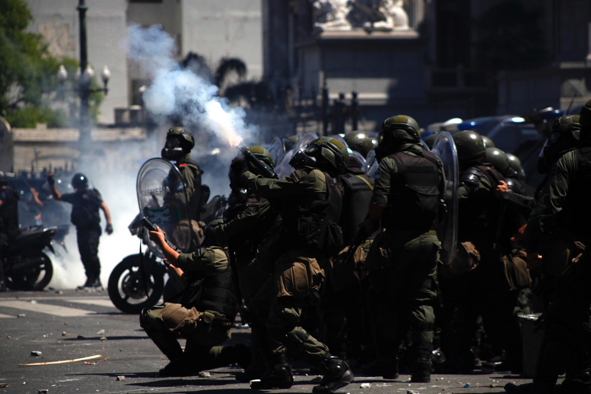Exguerrilleros, un torturador y dos gendarmes farsantes: comercio antidisturbios en el G-20