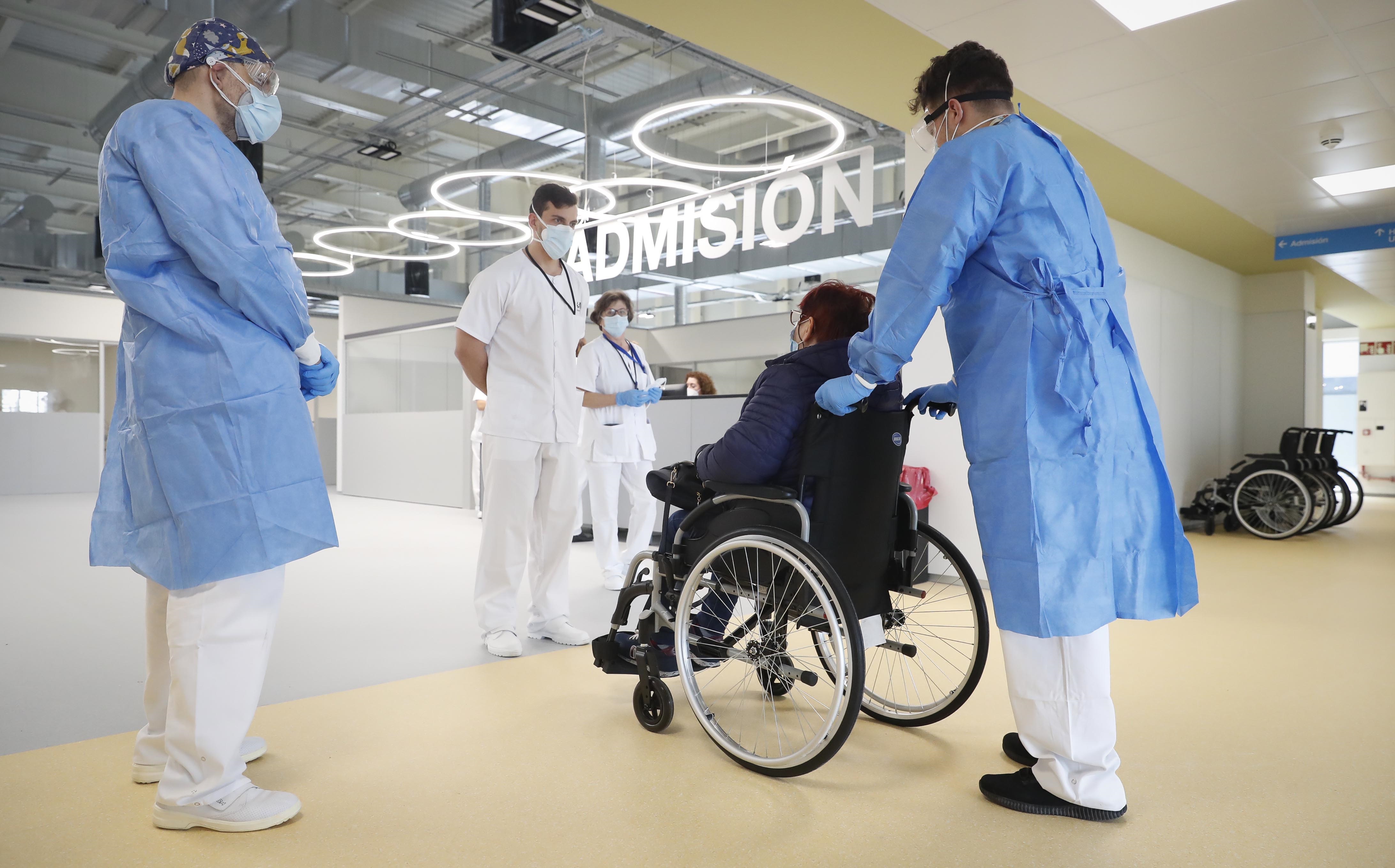 Coronavirus Las Carencias Del Zendal Ralentizan La Asistencia De Los Pacientes Graves Madrid El Pais