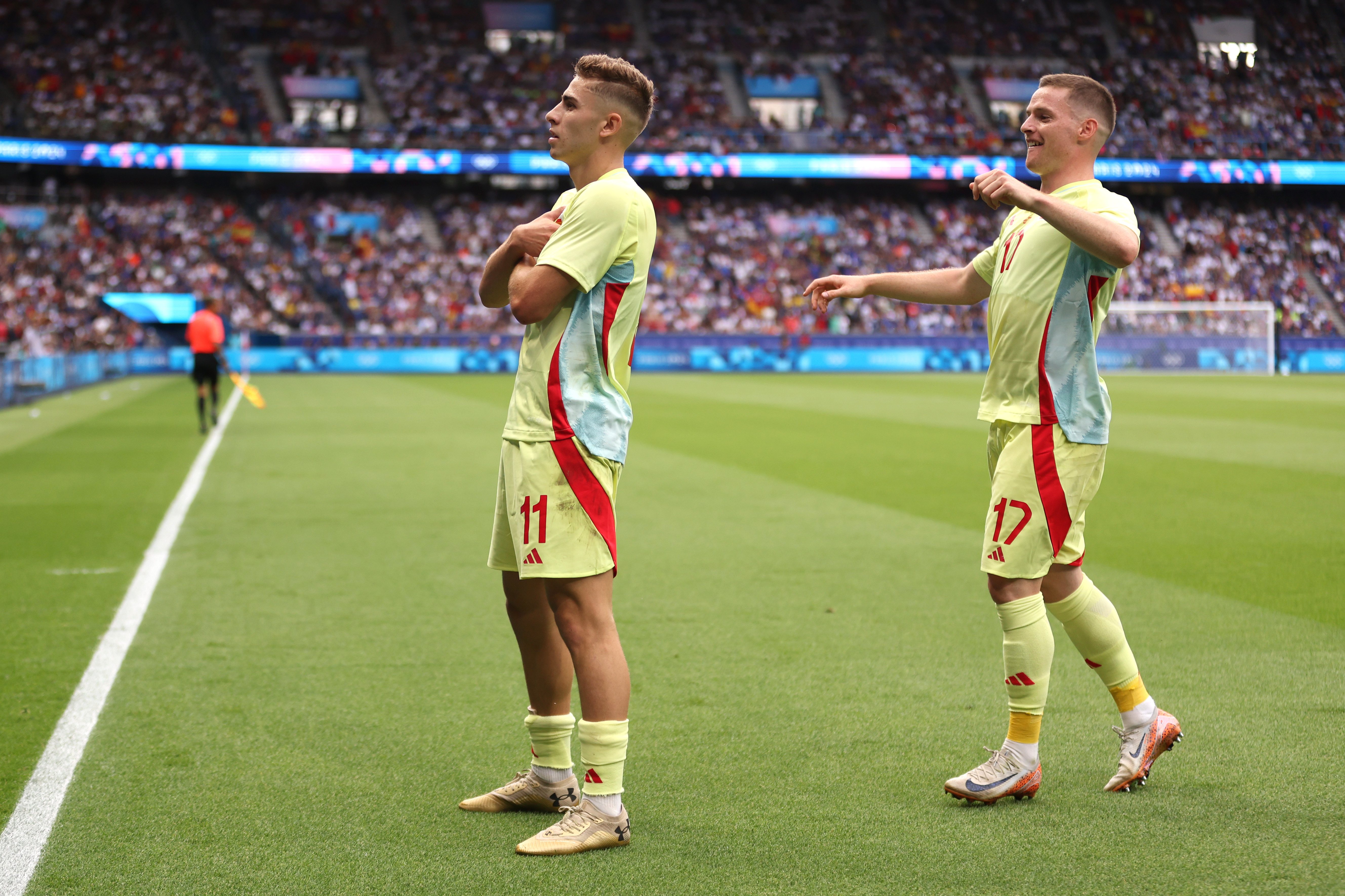 PARIS, FRANCE - AUGUST 09: Fermin Lopez #11 of Team Spain celebrates scoring his team's second goal during the Men's Gold Medal match between France and Spain during the Olympic Games Paris 2024 at Parc des Princes on August 09, 2024 in Paris, France. (Photo by Robert Cianflone/Getty Images)