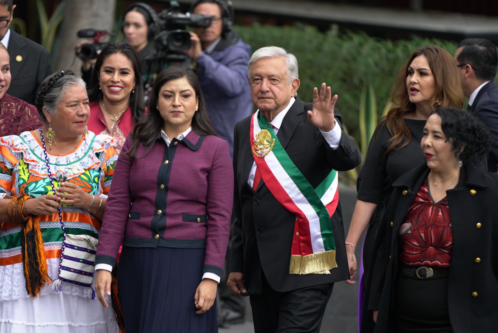 López Obrador llega a la toma de posesión de Claudia Sheinbaum, este martes, al Congreso de la Unión. 