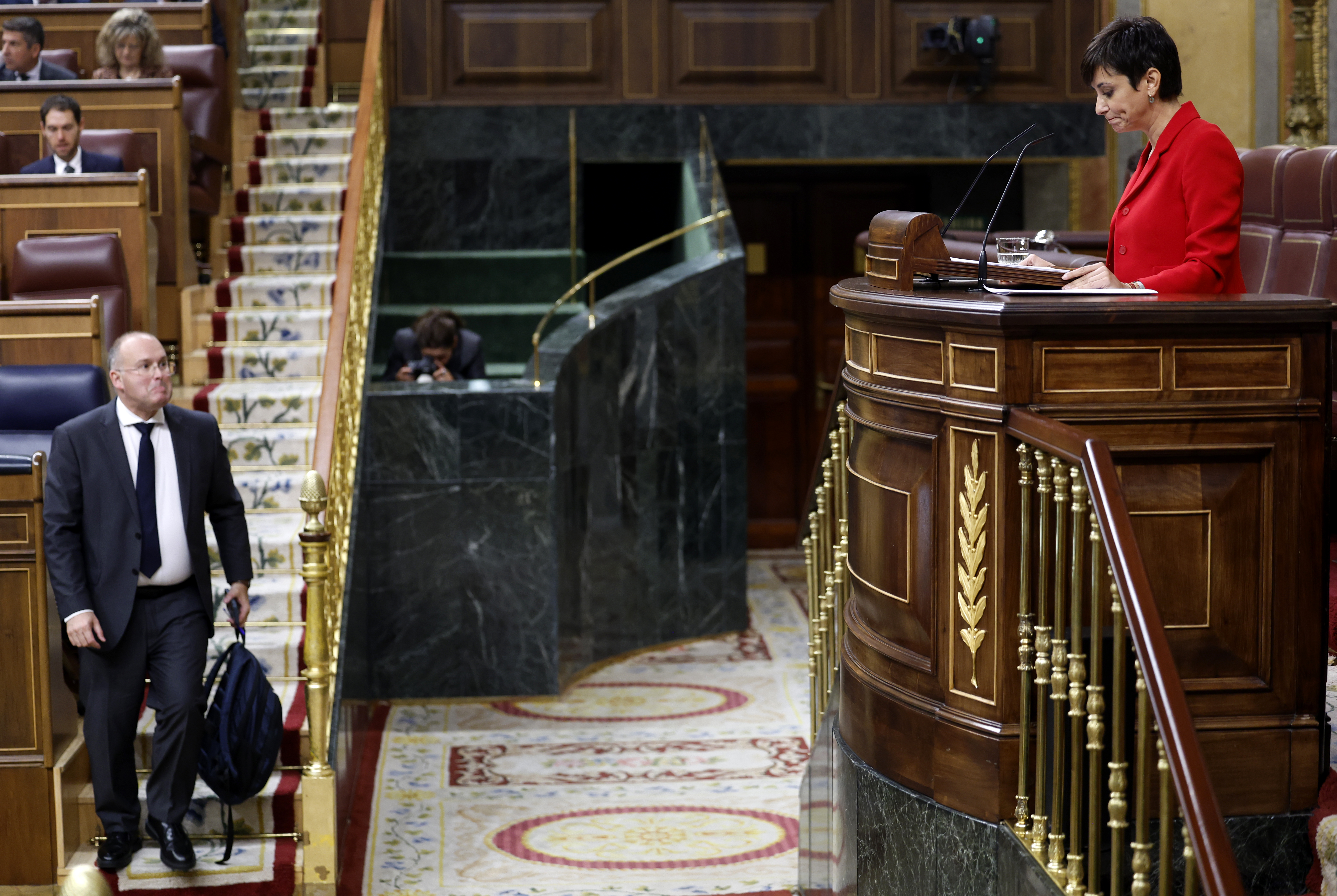 DVD 1237 (23/10/2024) Congreso de los Diputados. Sesión de control al Gobierno. La ministra de Vivienda, Isabel Rodríguez, y Miguel Tellado. foto de Samuel Sánchez