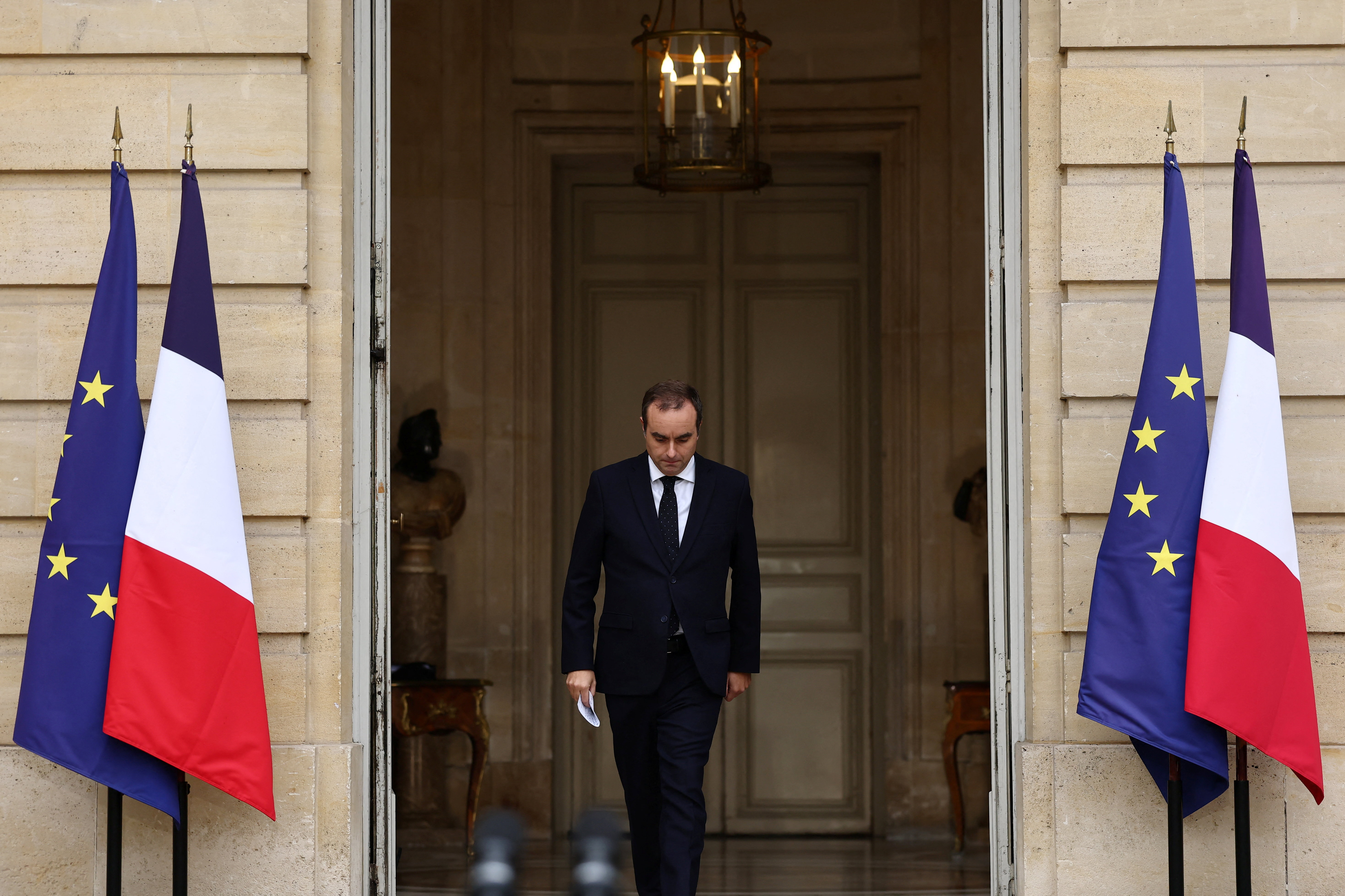 Dimite el primer ministro de Francia, Sébastien Lecornu, un día después de anunciar su Gobierno | Internacional | EL PAÍS