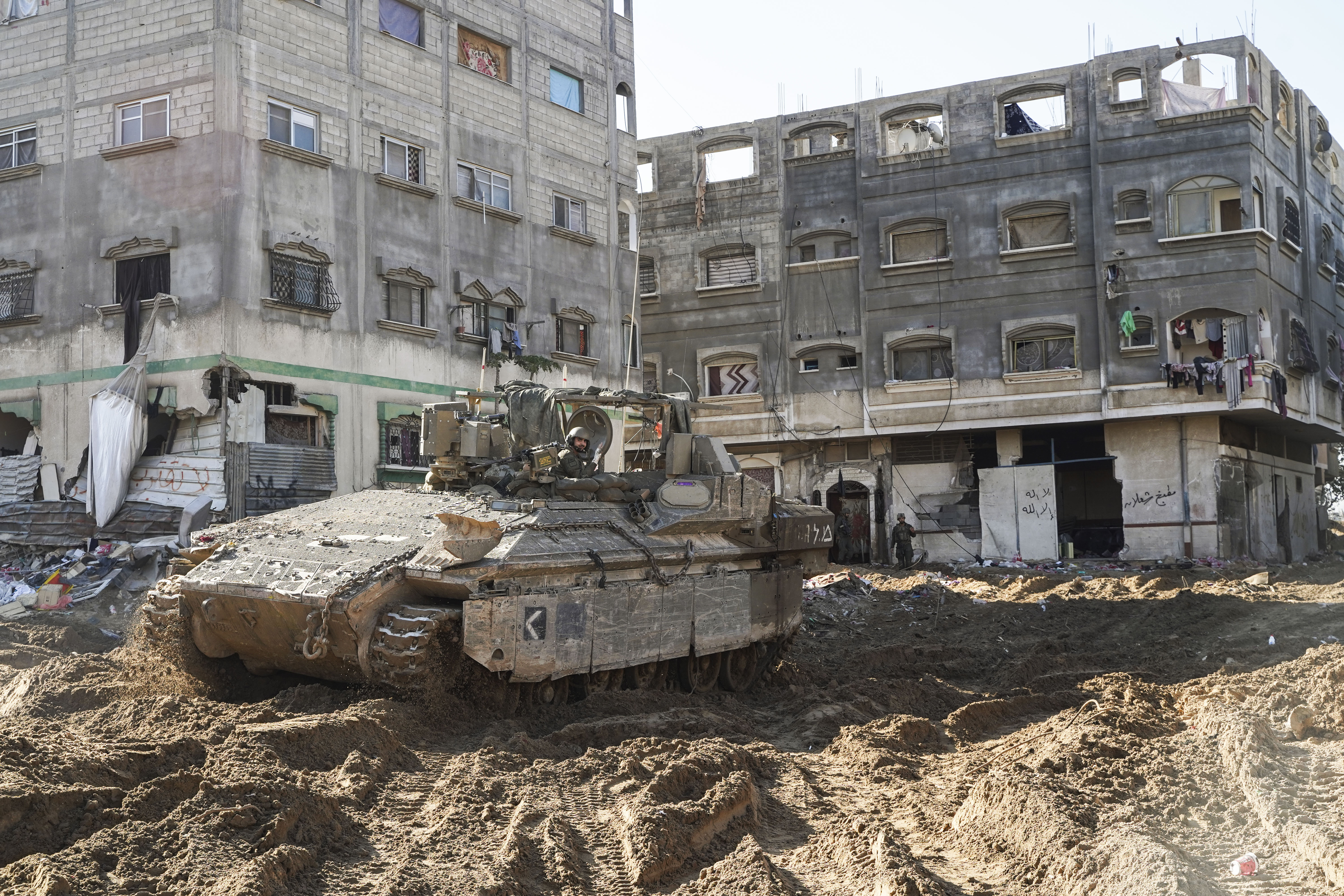 Un tanque israelí en Yabalia, en el norte de la franja de Gaza, este 8 de enero de 2025