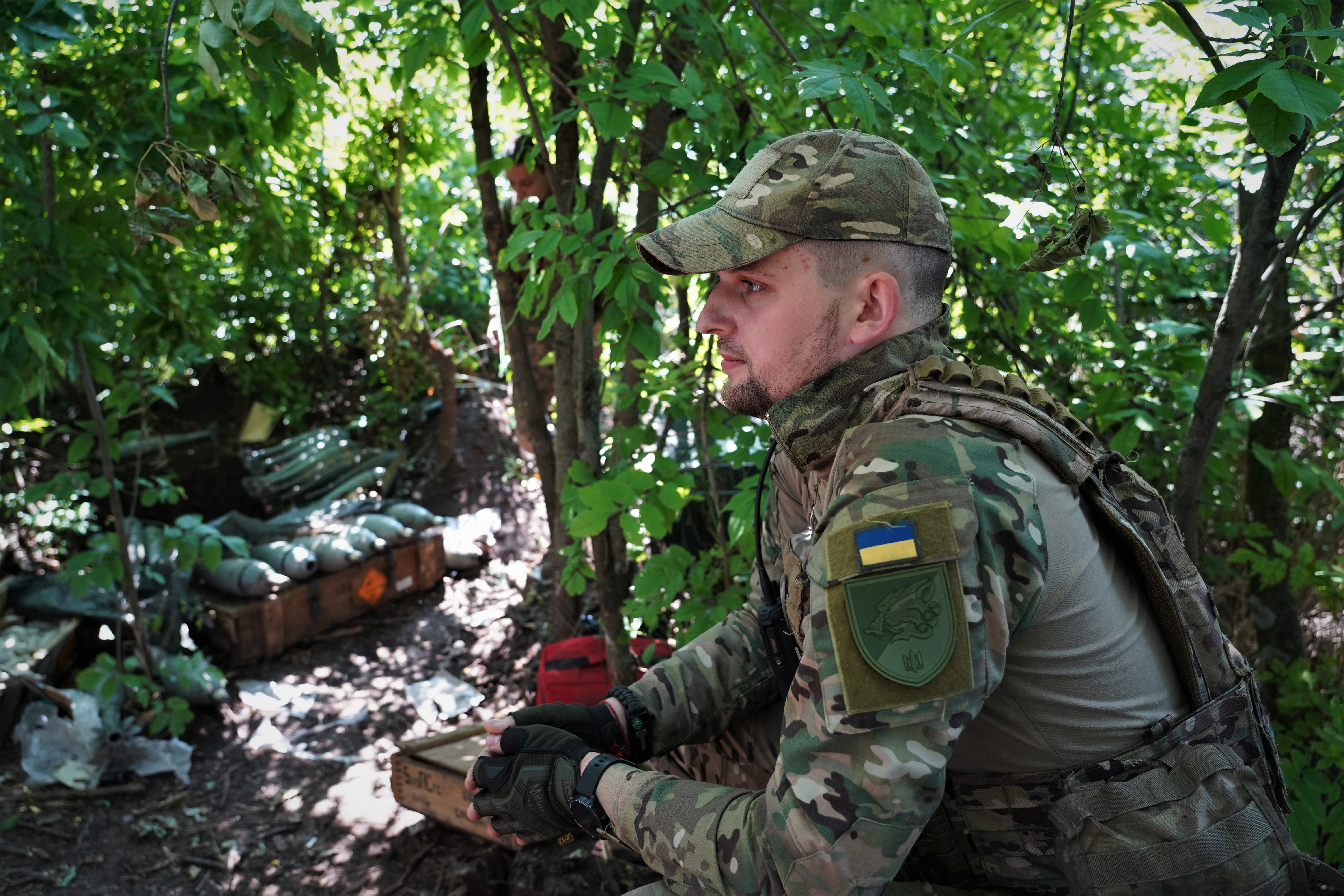 Maxim, 25, é comandante de uma unidade de morteiros da 35ª Brigada de Fuzileiros Navais na frente sul de Donetsk.
