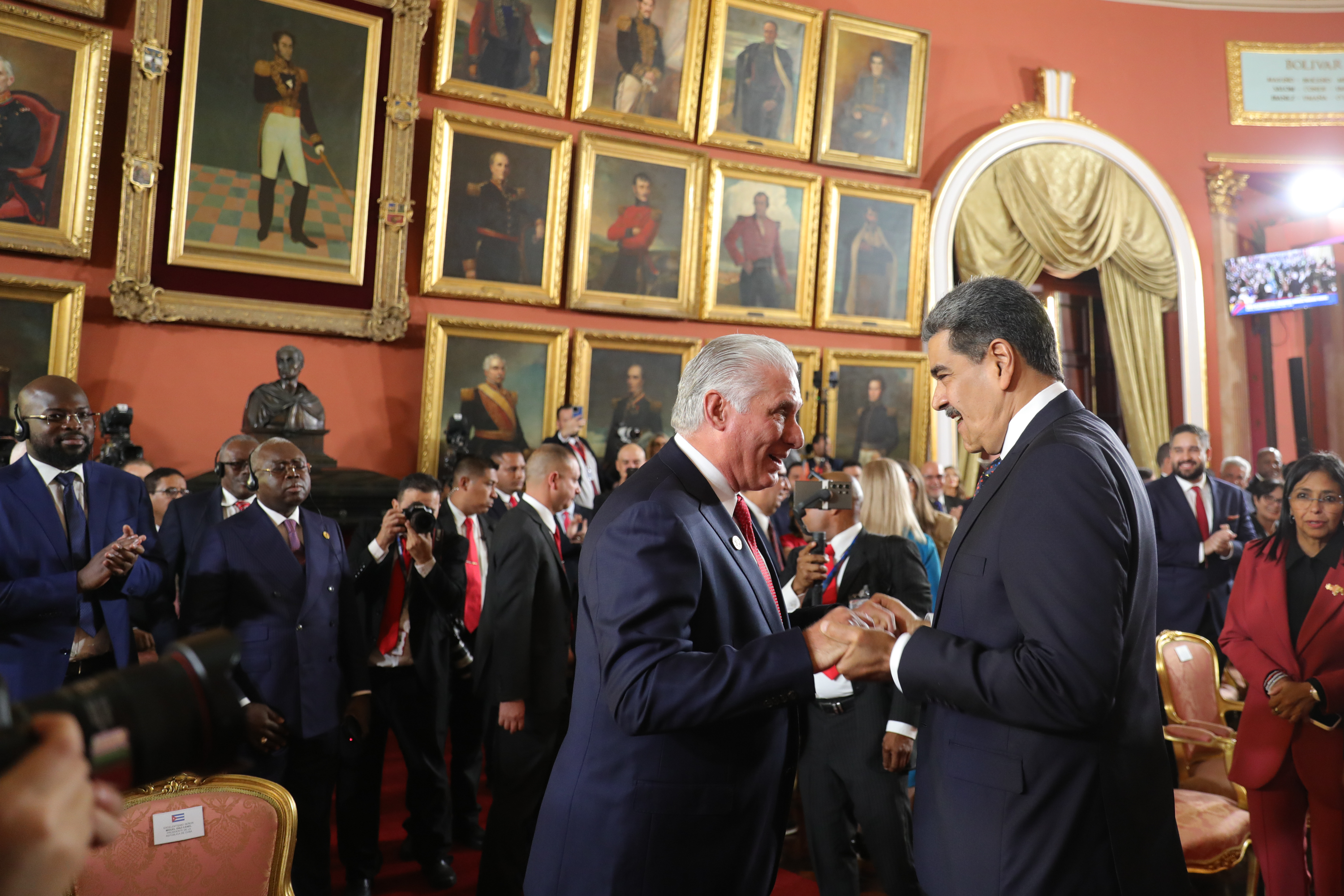 La toma de posesión de Nicolás Maduro, en imágenes | Fotos | EL PAÍS América