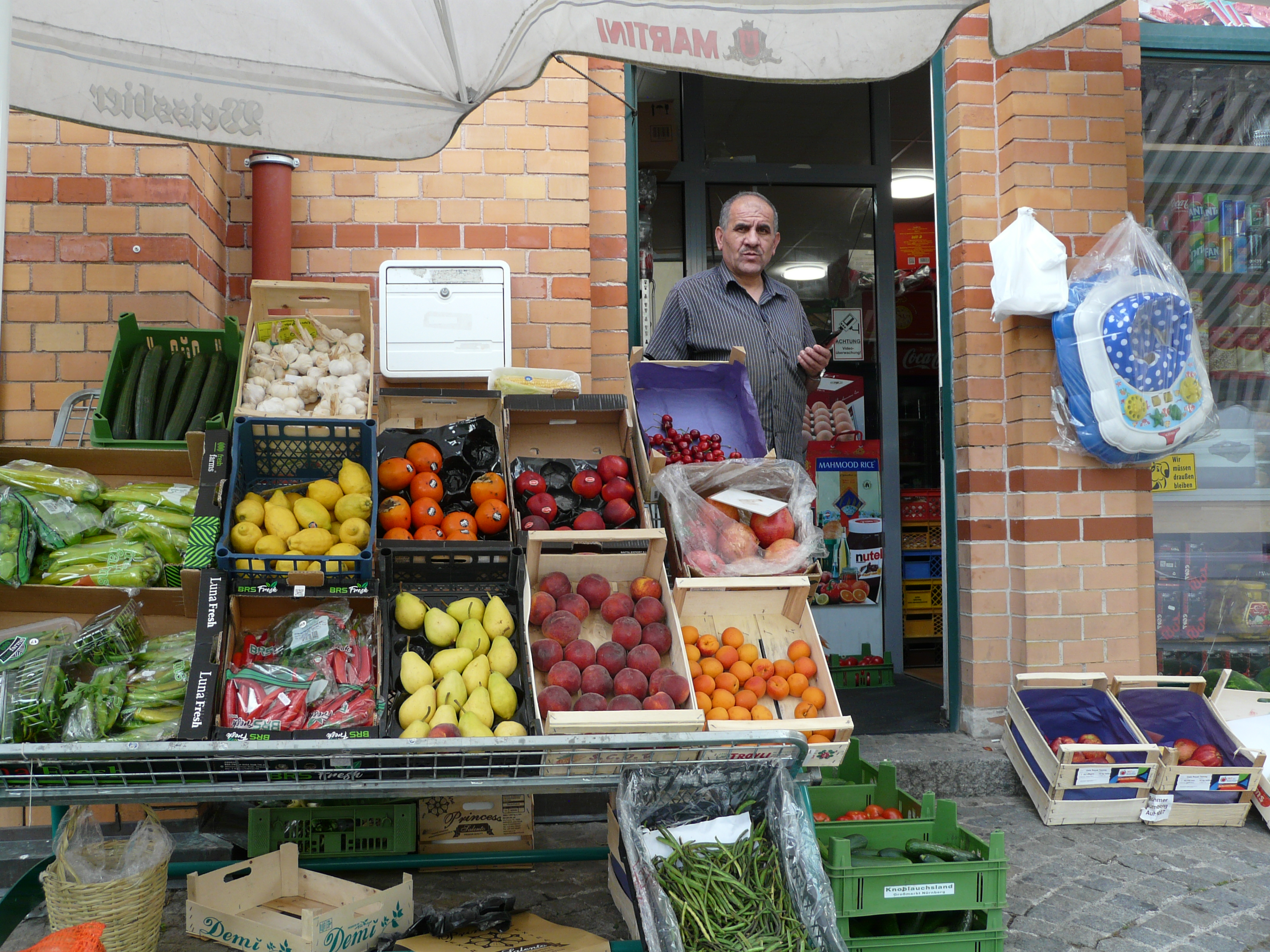 Uma das muitas empresas de alimentação e hospitalidade em Sonneberg administradas por vizinhos de origem estrangeira.