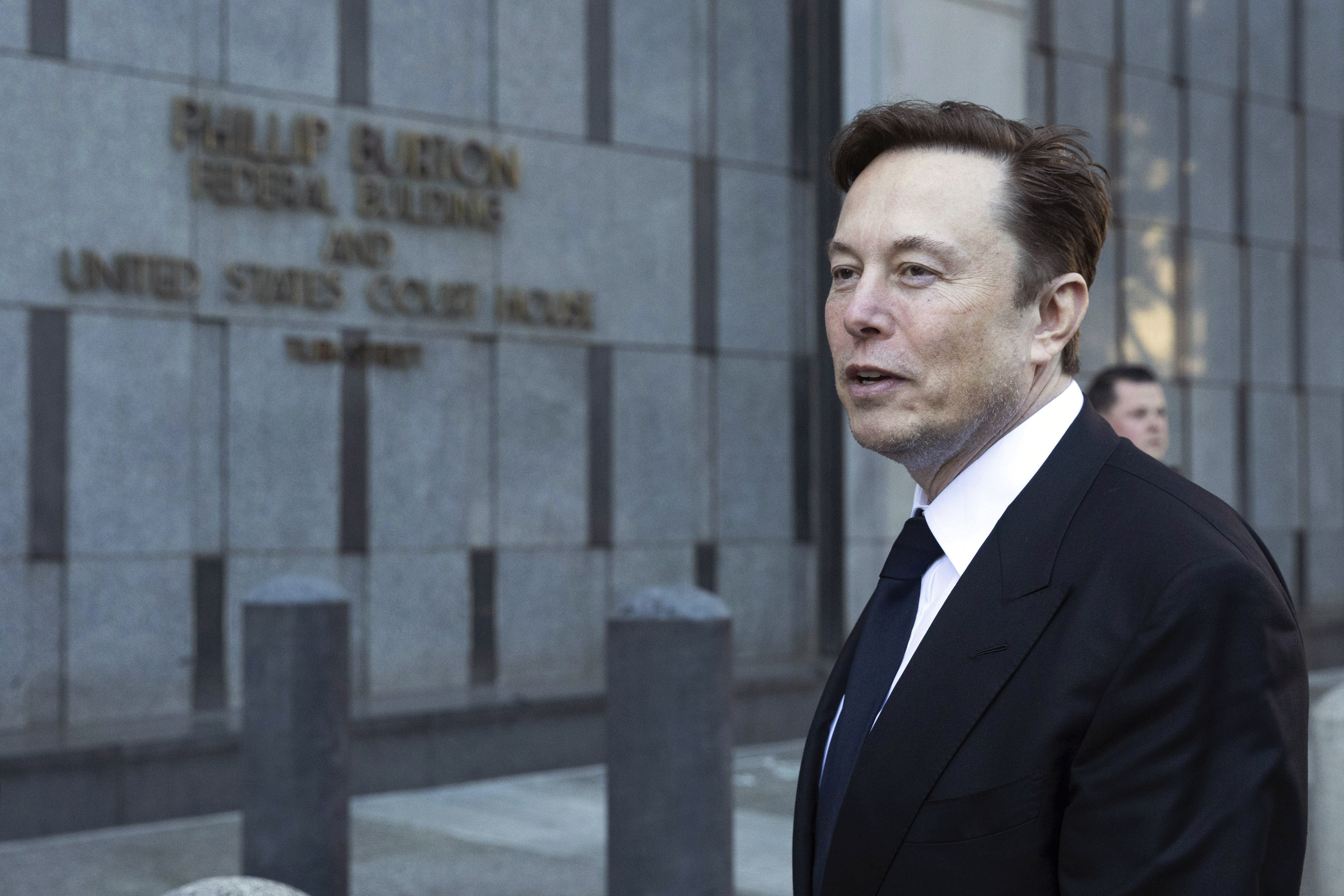 La SEC demanda a Elon Musk por negarse a declarar en la investigación sobre la compra de Twitter