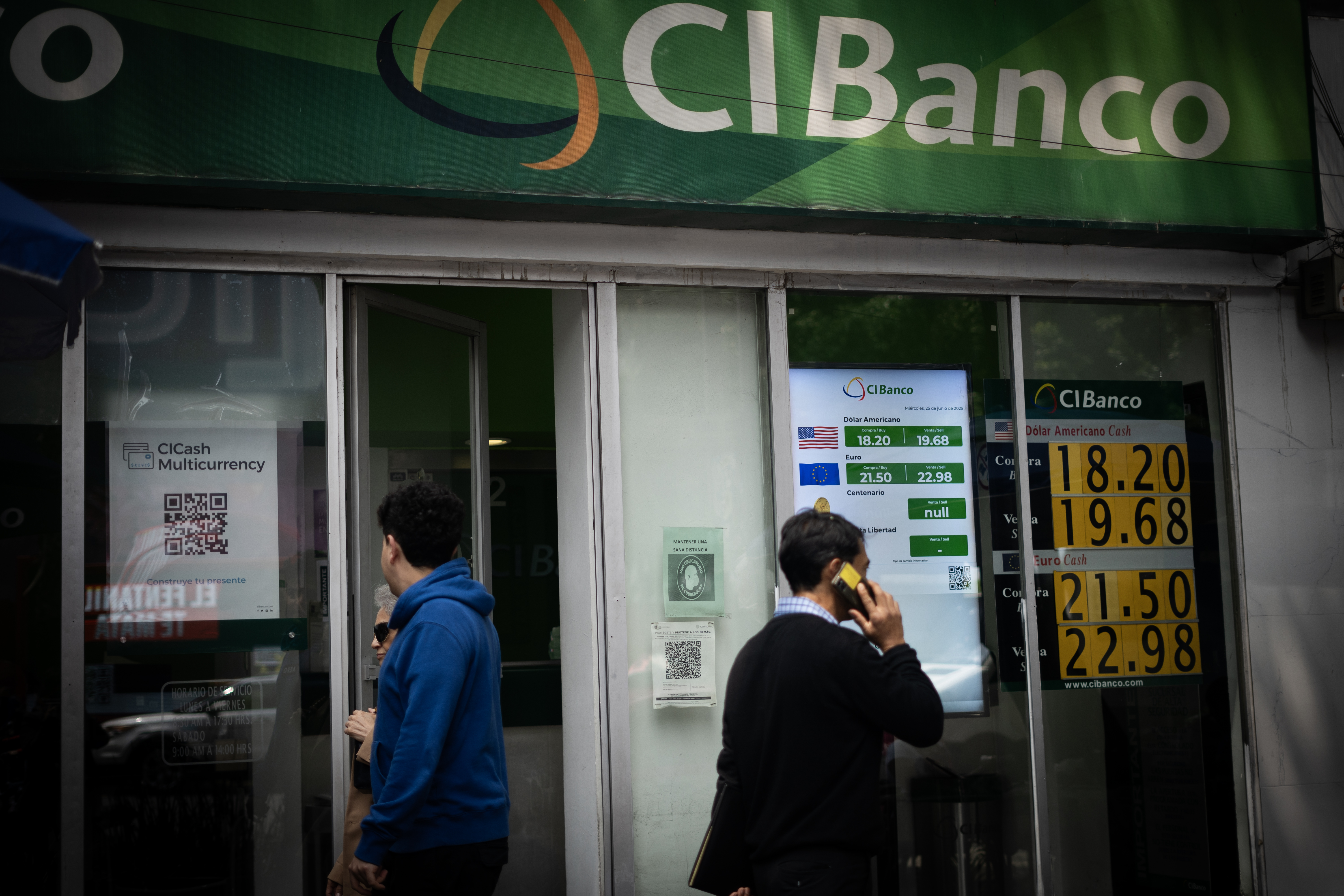 Sobornos, reuniones con narcos y transferencias millonarias: las claves de  las investigaciones de EE UU contra las financieras mexicanas | EL PAÍS  México