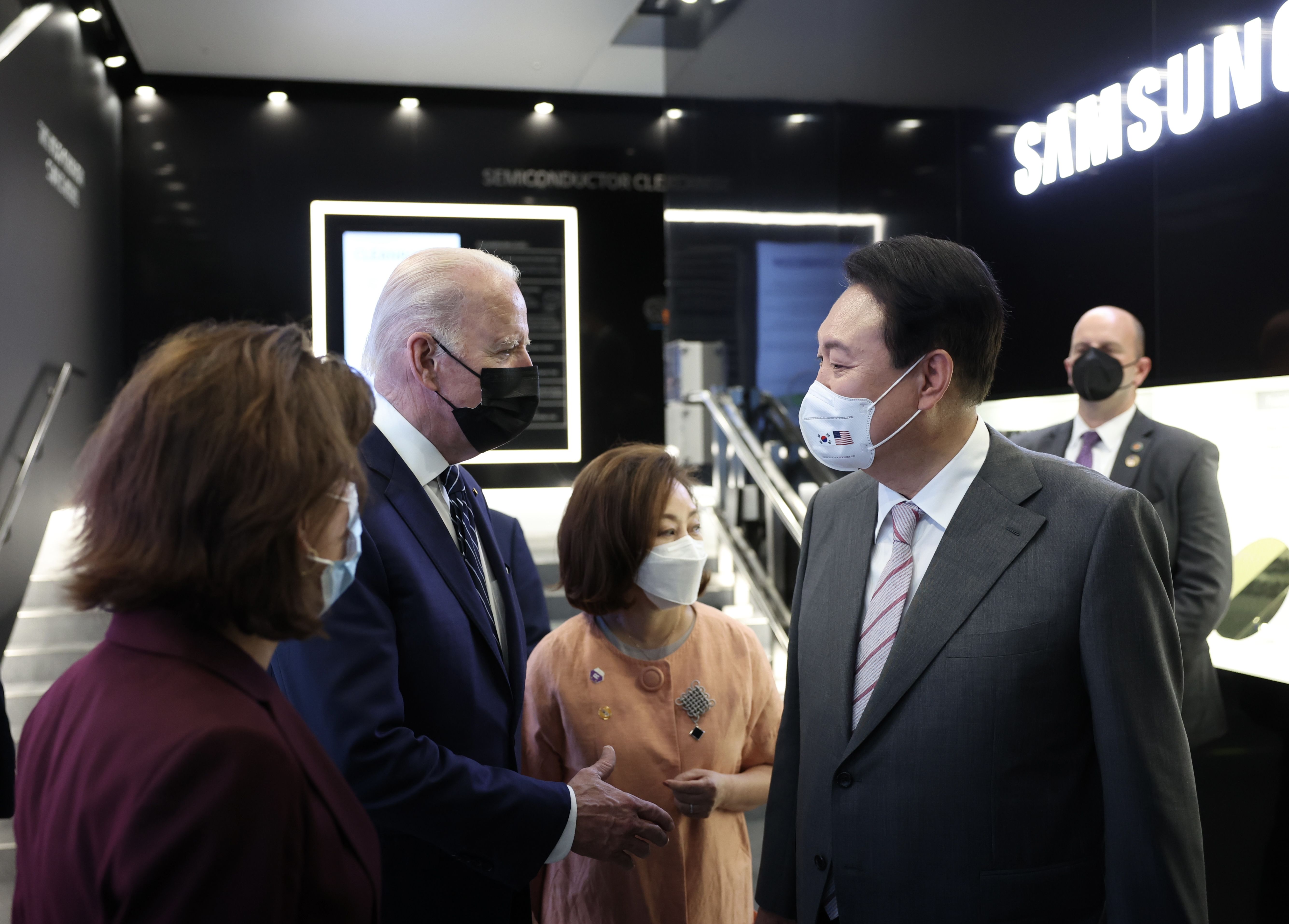 Samsung invertirá 300.000 millones en cinco años para crecer en semiconductores y biofarmacia