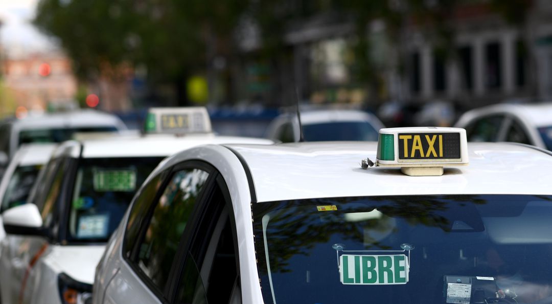 Los taxistas de Murcia recuerdan que es obligatorio el uso de la mascarilla  en sus vehículos | Actualidad | Cadena SER