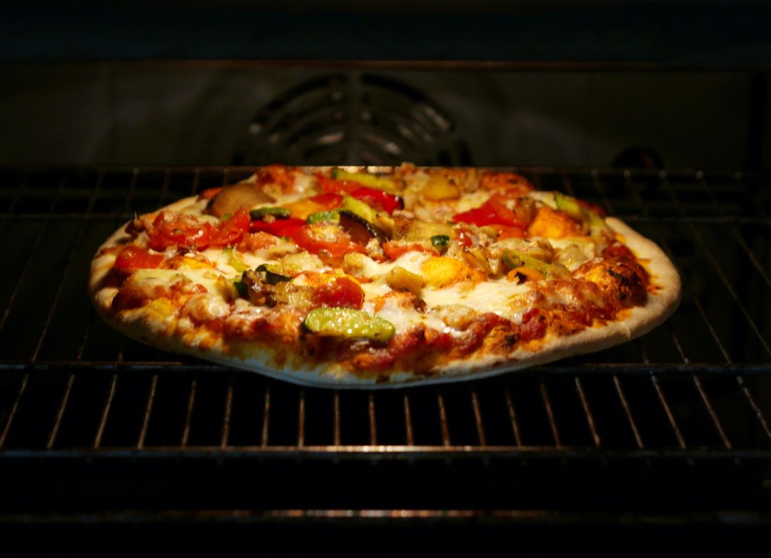 El truco para conseguir una pizza de masa crujiente horno de casa | Ocio y cultura | Cadena SER