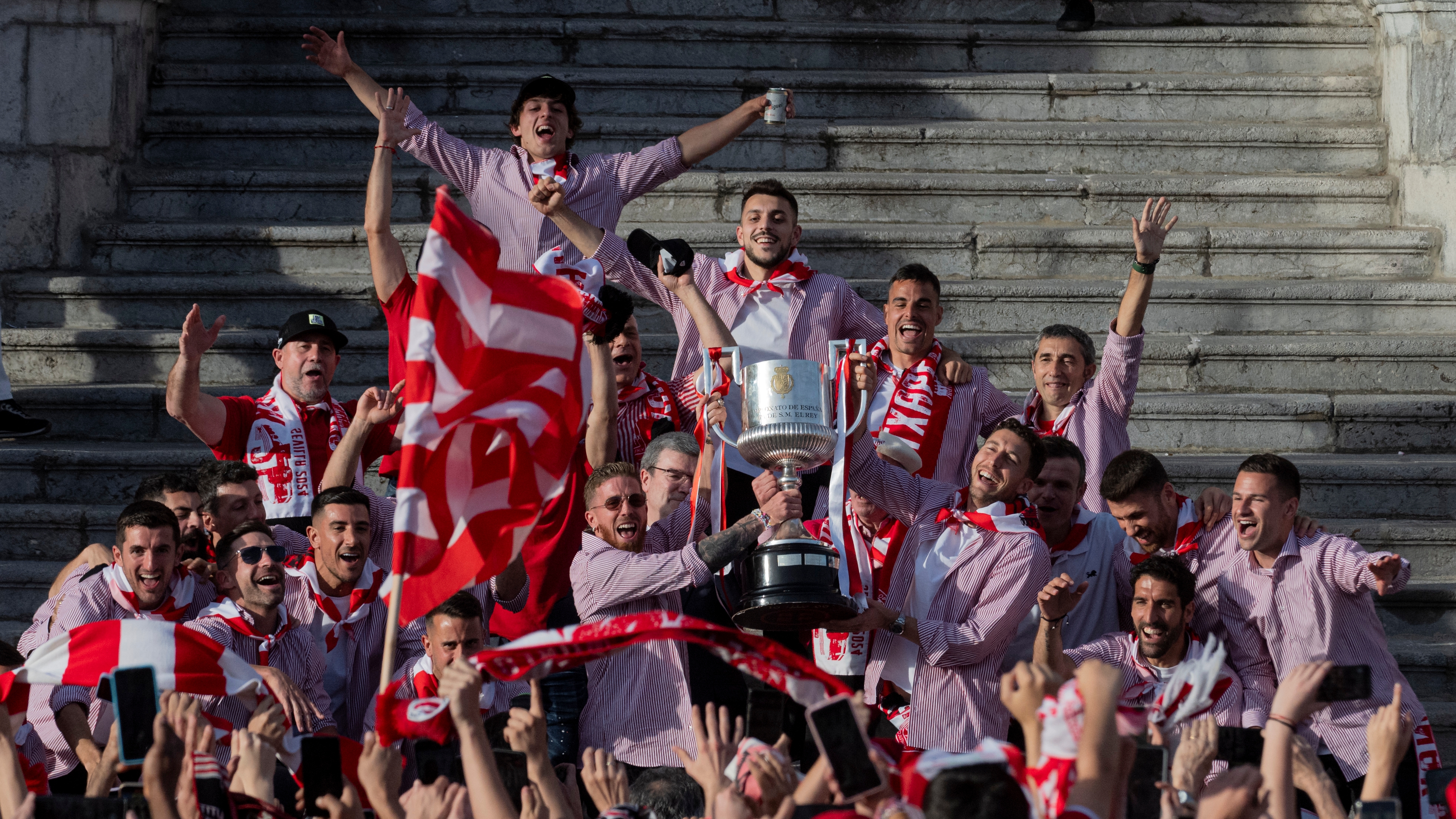 El Athletic saca la gabarra 40 años después tras ganar la Copa