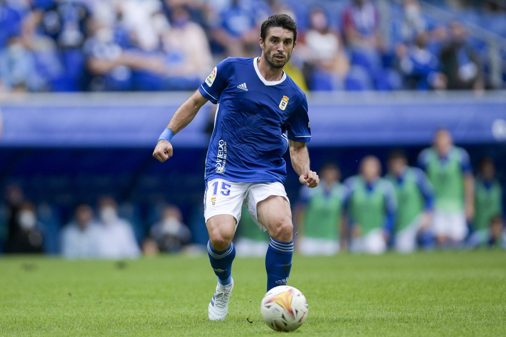 Conocemos a Javi Robles, autor de la versión Vamos Real Oviedo pongan  ganas, pongan huevos, Deportes