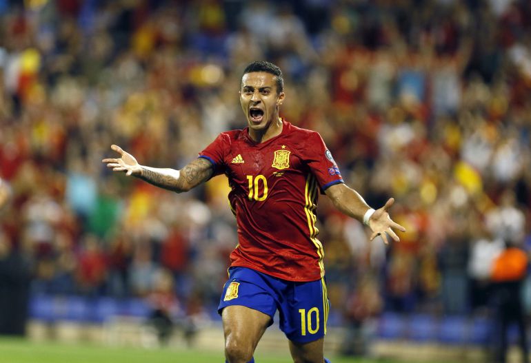 Selección española: Thiago baja ante Israel por esguince en el ligamento Thiago Alcántara, baja ante Israel por un esguince en el ligamento interno | Deportes | SER