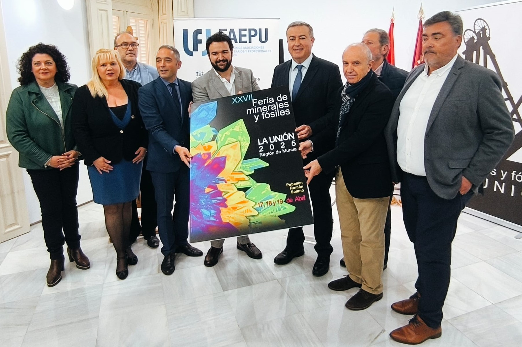 Un mamut a escala real presidirá la XXVII Feria de Minerales y Fósiles de  La Unión | Ocio y cultura | Cadena SER