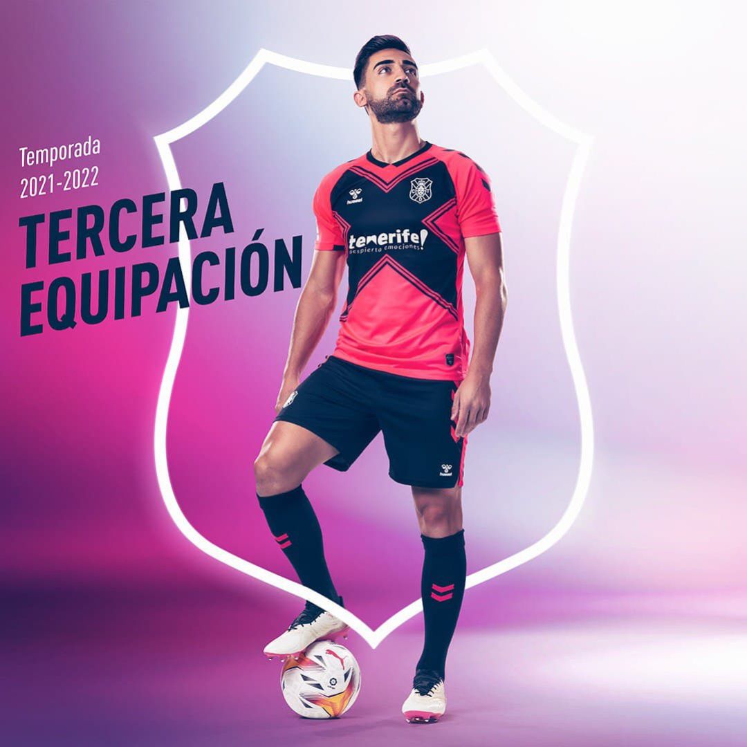 El CD Tenerife presenta su tercera equipación | Deportes | Cadena SER