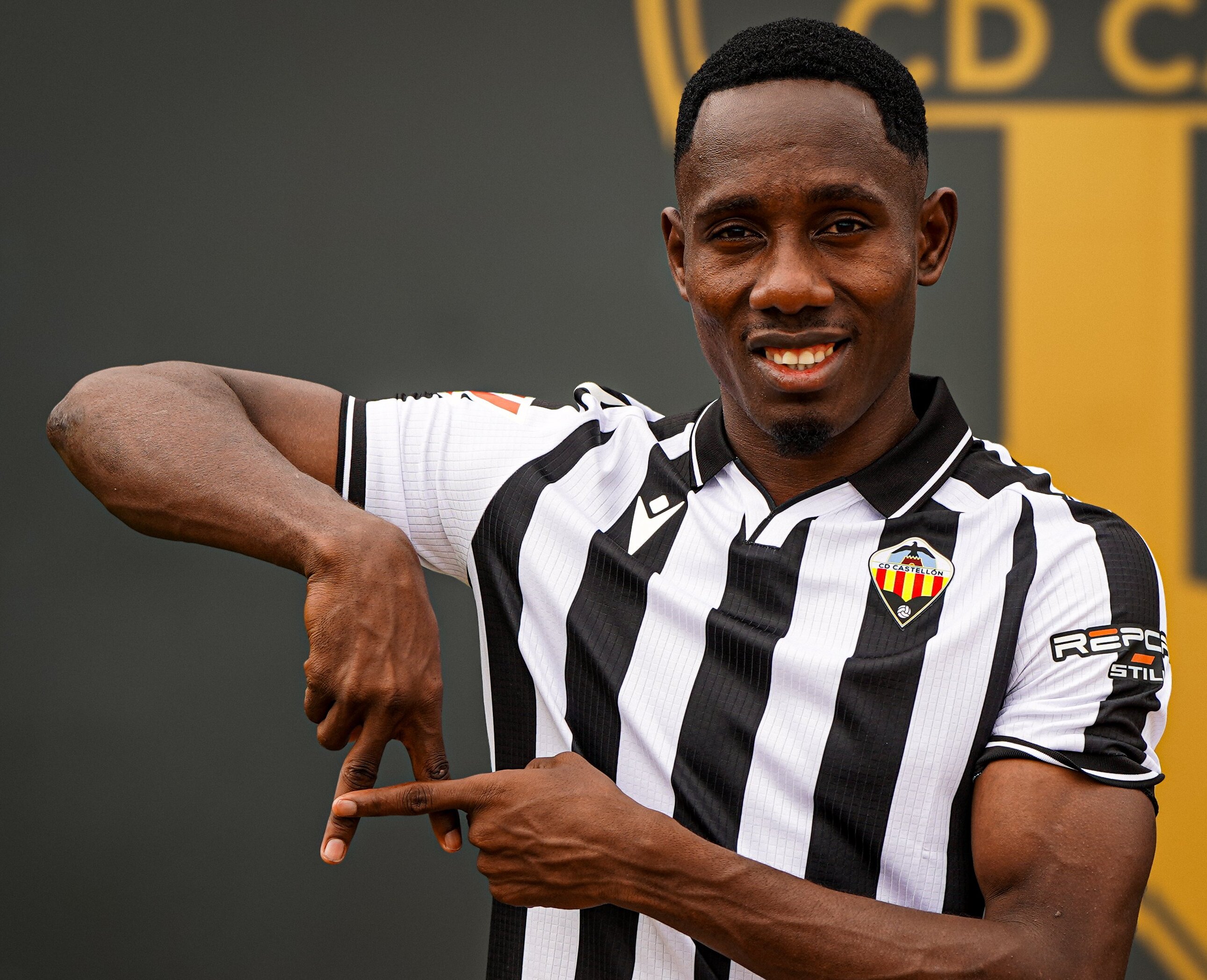 Ousmane Camara: Una historia de superación para cumplir su sueño en Europa | Fútbol | Cadena SER Ousmane Camara: Una historia de superación para cumplir su sueño en Europa | Fútbol | Cadena SER