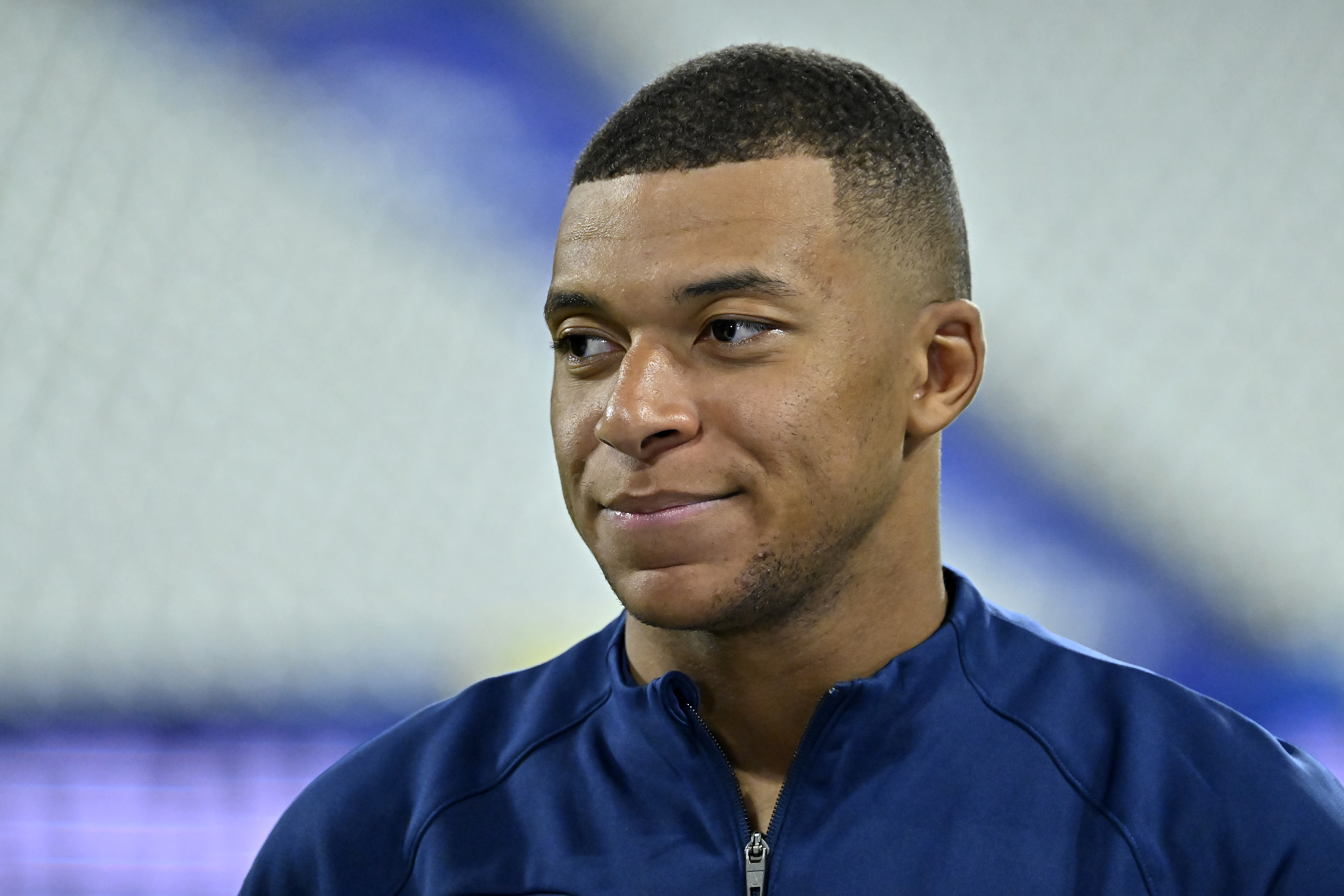 Mbappé, entre la espada y la pared: esta es la millonaria cifra a la que renunciaría si abandona el PSG