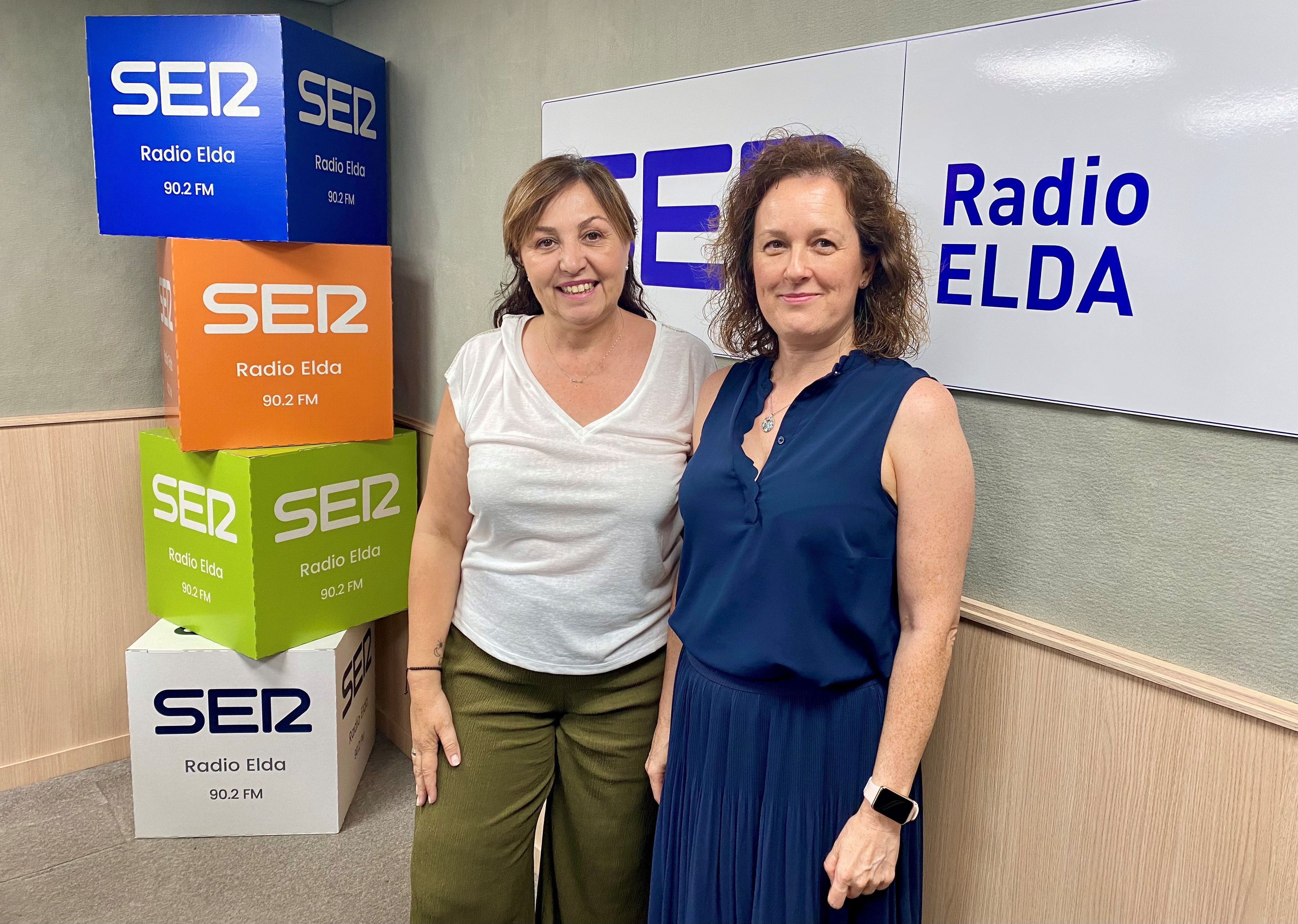María José Soto, jefa del Departamento; y Esther Riquelme, profesora