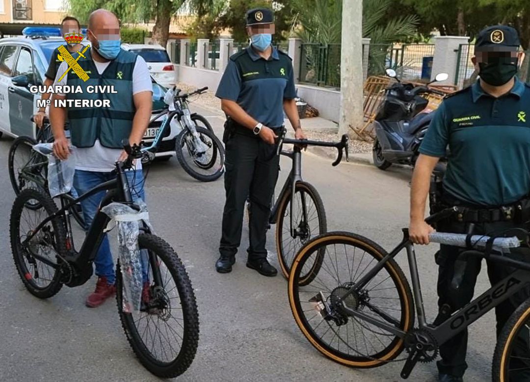 Detenidos los miembros de una red que distribuía en la Región de Murcia bicis eléctricas robadas en Madrid Actualidad | Cadena SER