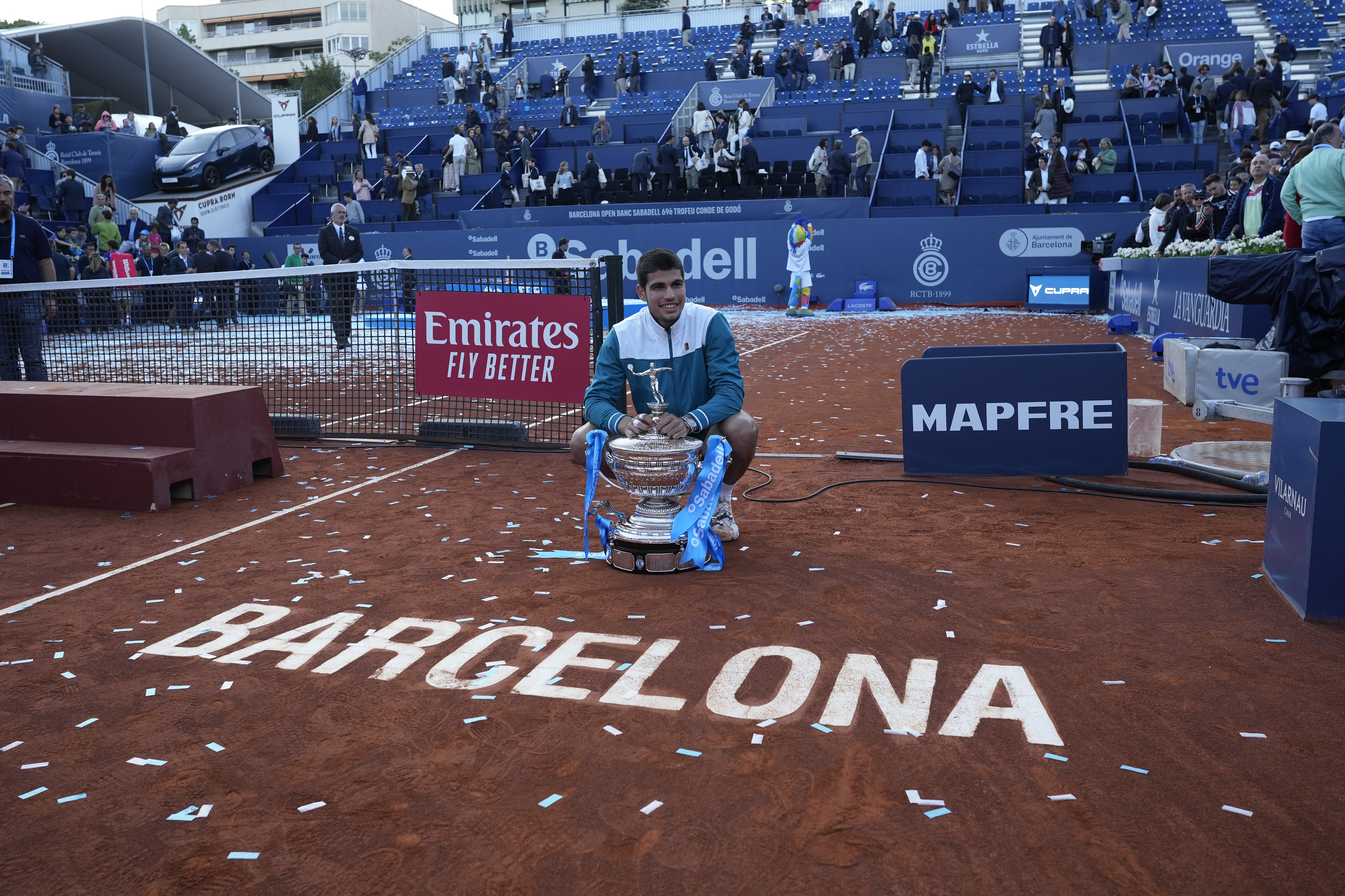 Nadal derrota Tsitsipas e conquista ATP 500 de Barcelona pela 12ª vez