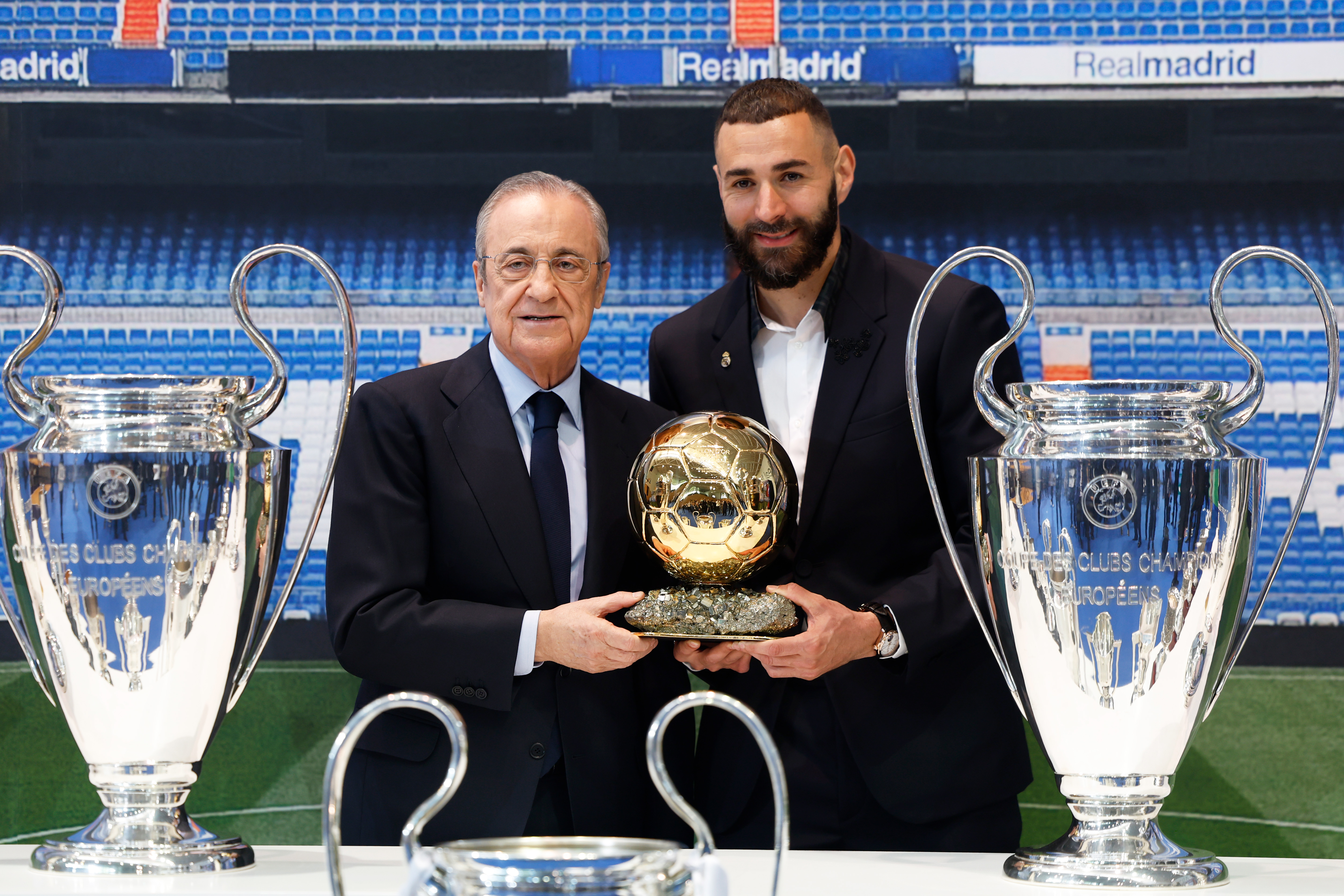 Así se fraguó la inesperada salida de Benzema: "Torció el gesto en diciembre cuando vio que iba a cobrar lo mismo"