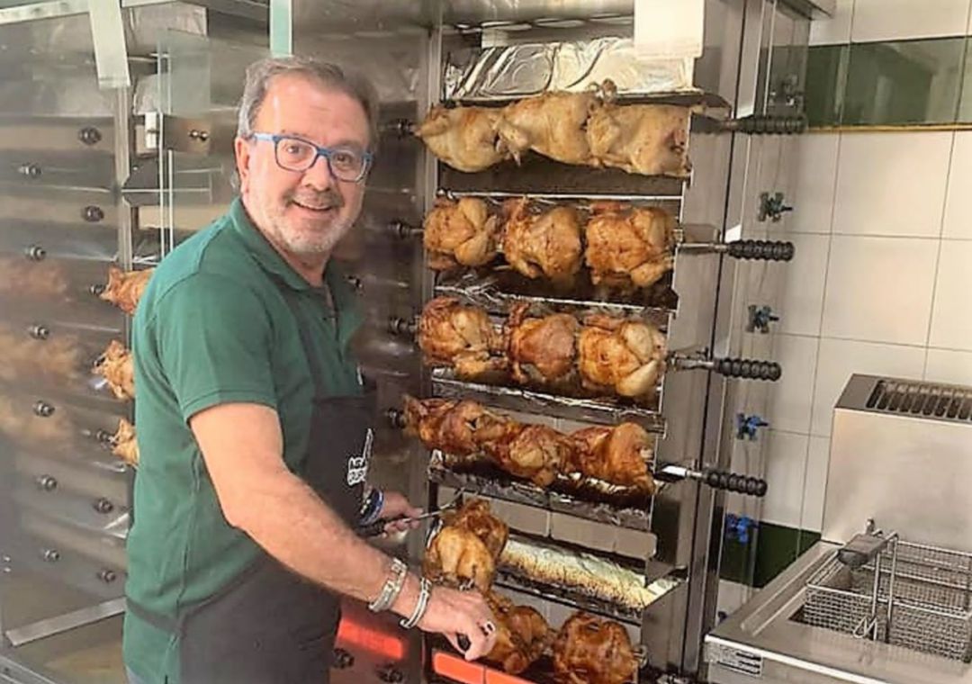 El truco de uno de los mejores pollos asados de España: 40 años así |  Actualidad | Cadena SER