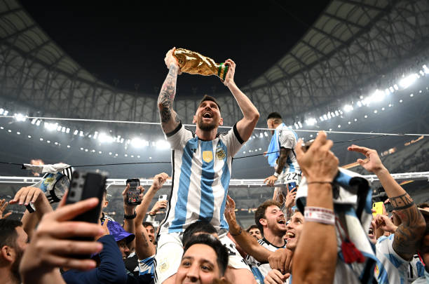 Leo Messi bate otro récord: publica la foto con más 'likes' de Instagram  superando al famoso huevo y a Cristiano Ronaldo | Deportes | Cadena SER