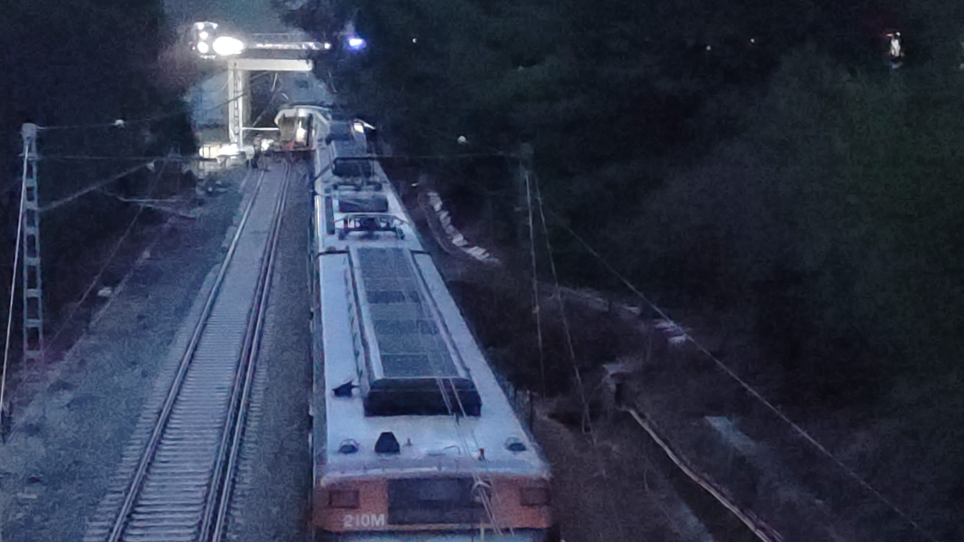 Imagen del tren accidentado en Gelida tomada a primera hora de este 21 de enero.