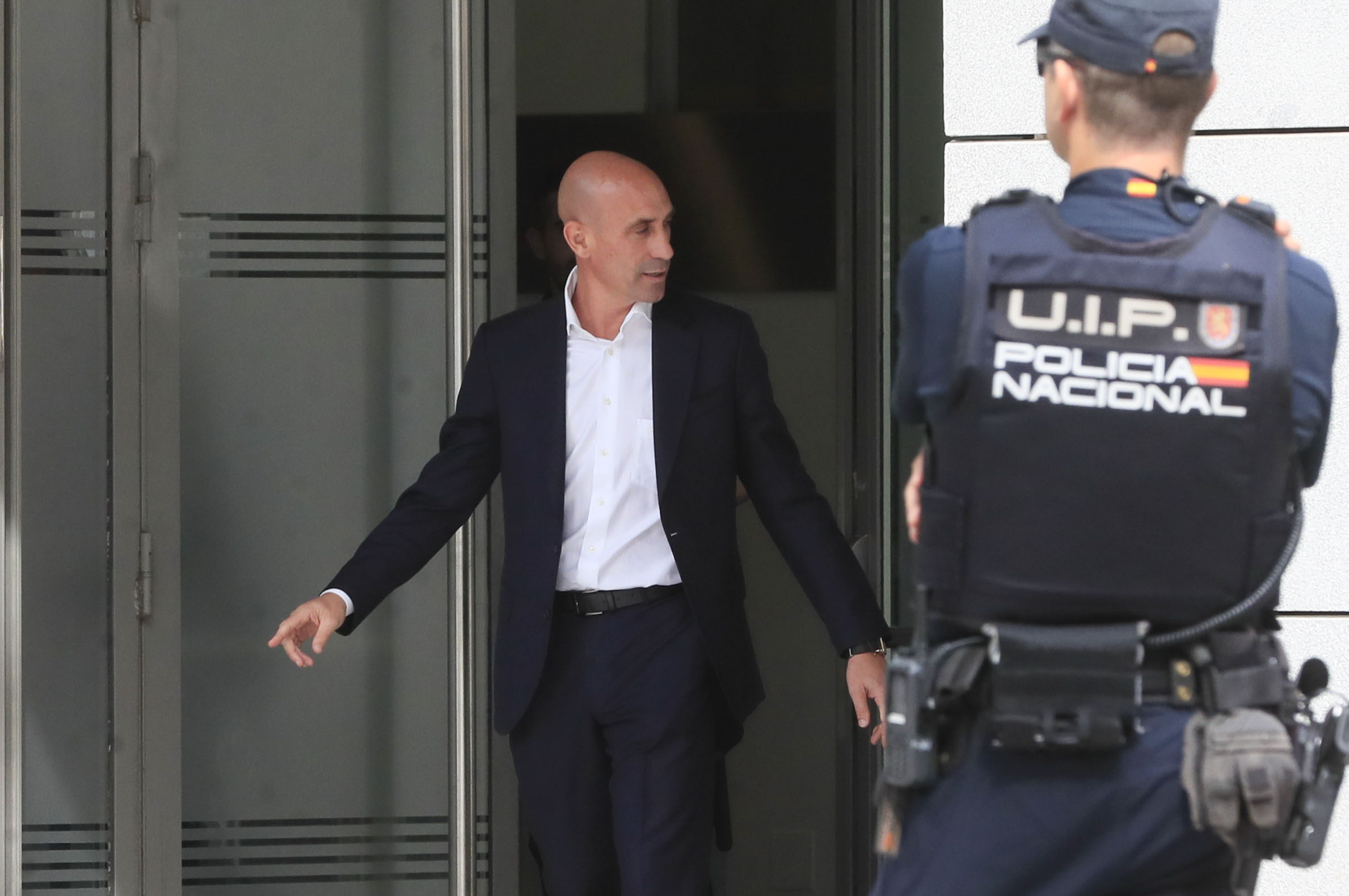 La Fiscalía pide para Luis Rubiales una orden de alejamiento de Jenni Hermoso