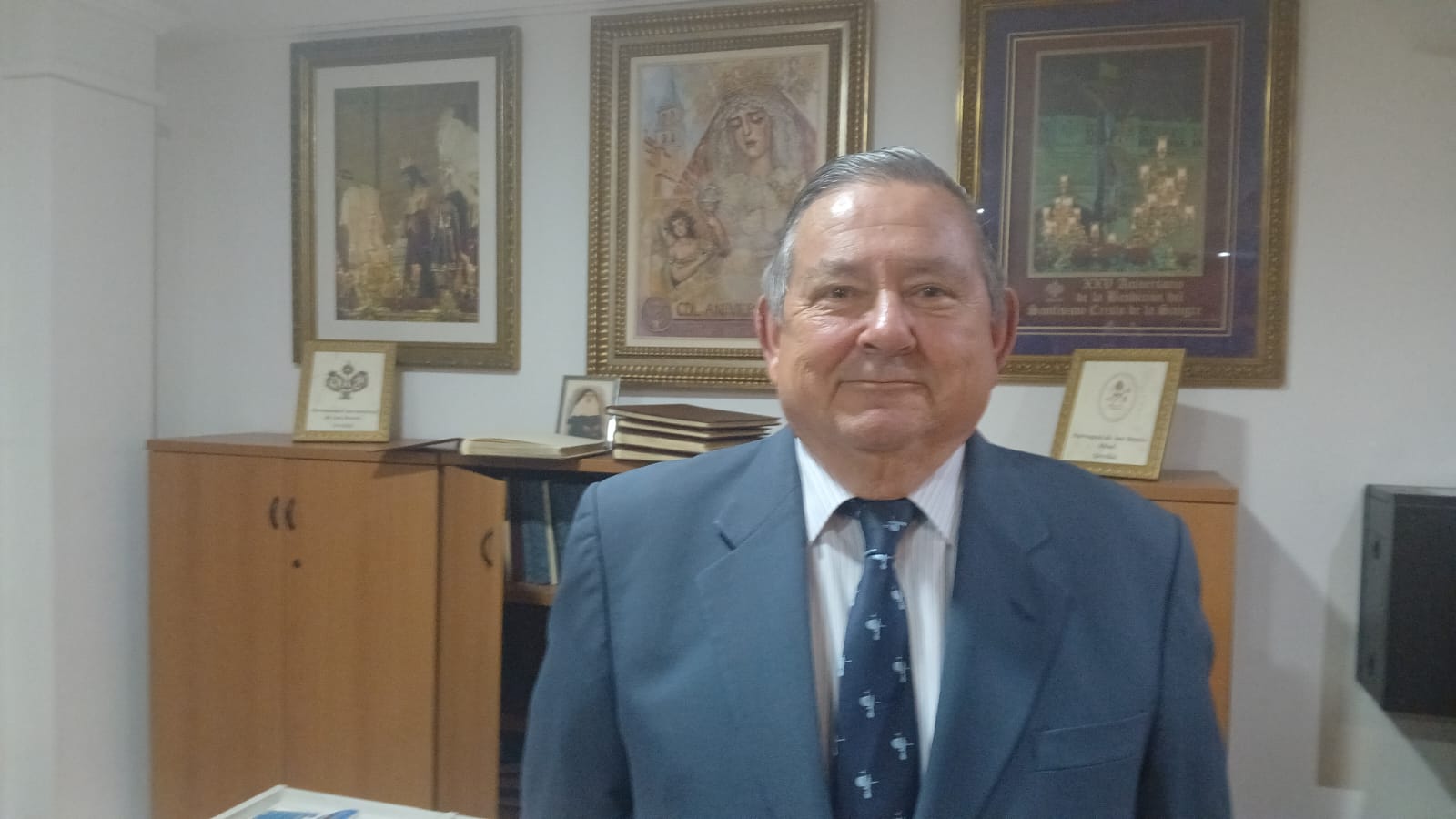 El palio de San Benito en La Redención o cuando lo extraordinario también  cabe en un gesto sencillo | Sociedad | Cadena SER