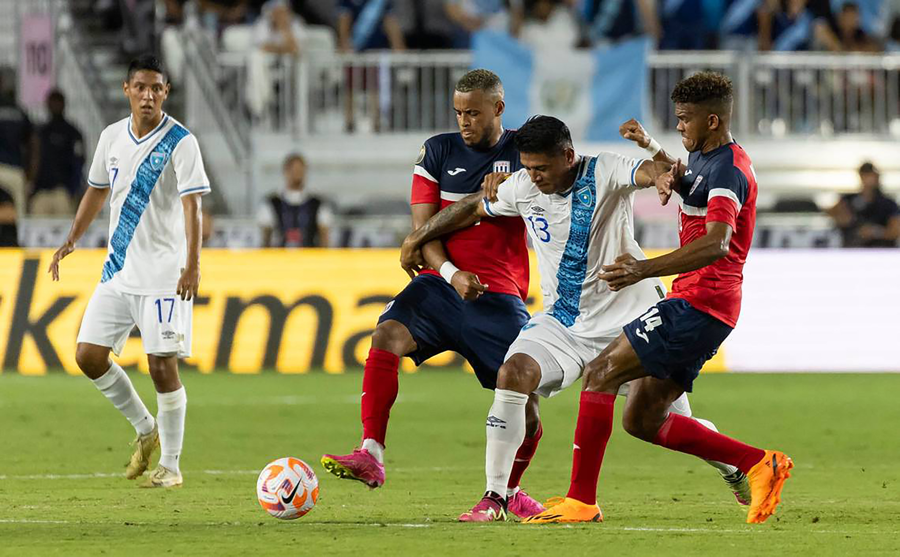 Cuatro futbolistas de Cuba dejan la concentración tras el primer