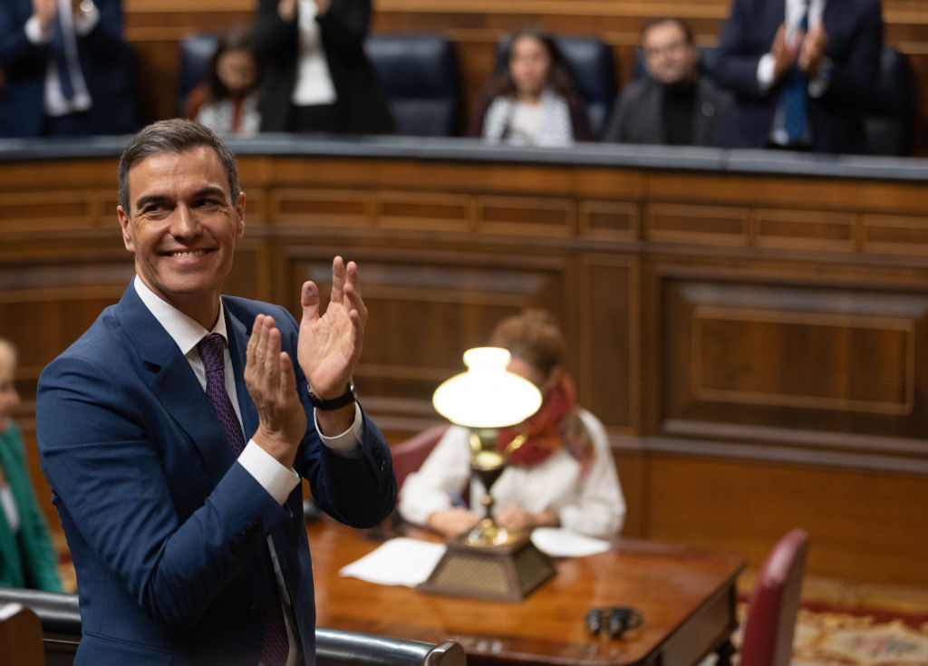 Así han recibido los diputados del PSOE a Pedro Sánchez tras su investidura como presidente del Gobierno